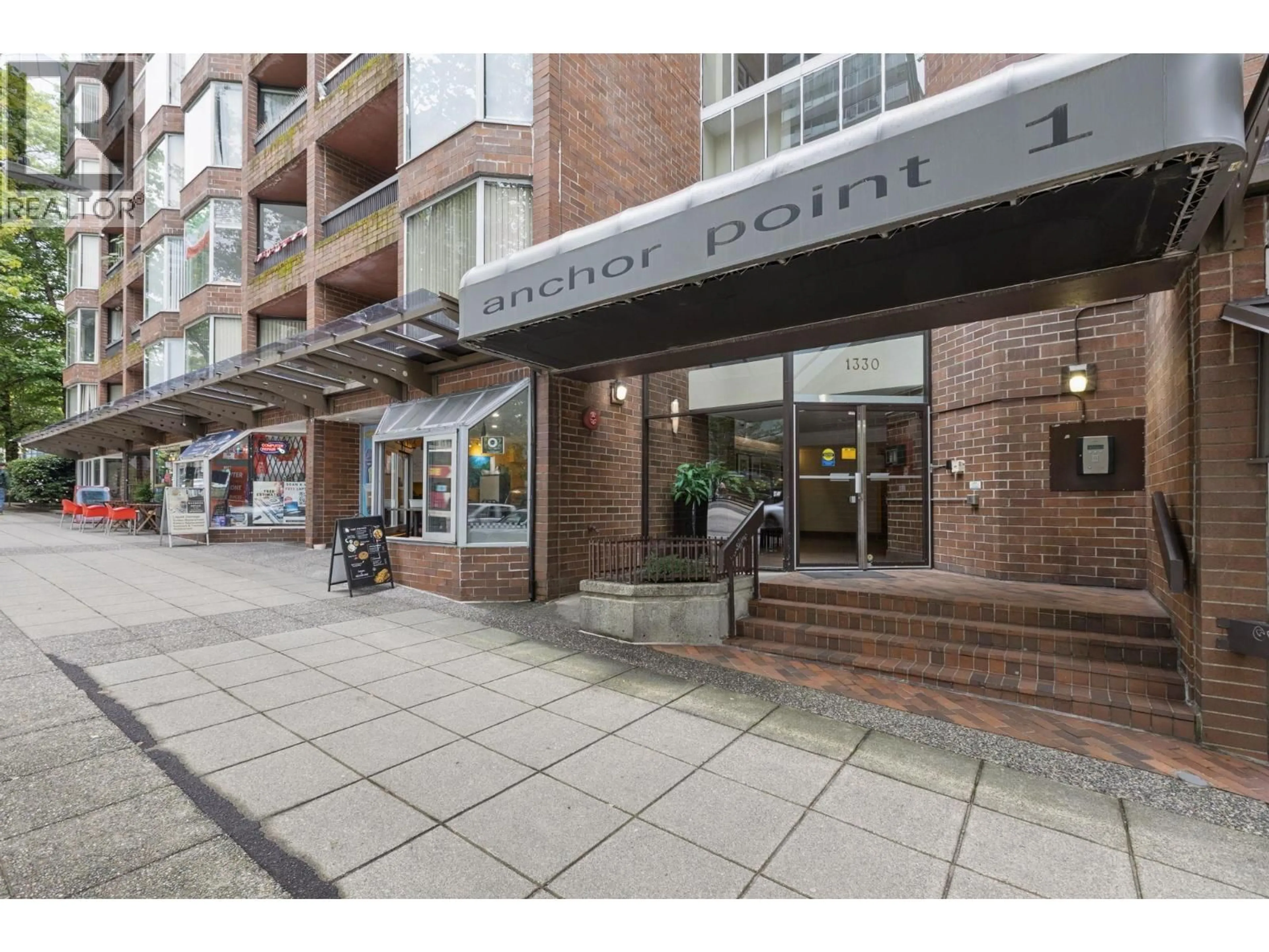 Indoor foyer for 304 - 1330 BURRARD STREET, Vancouver British Columbia V6Z2B8