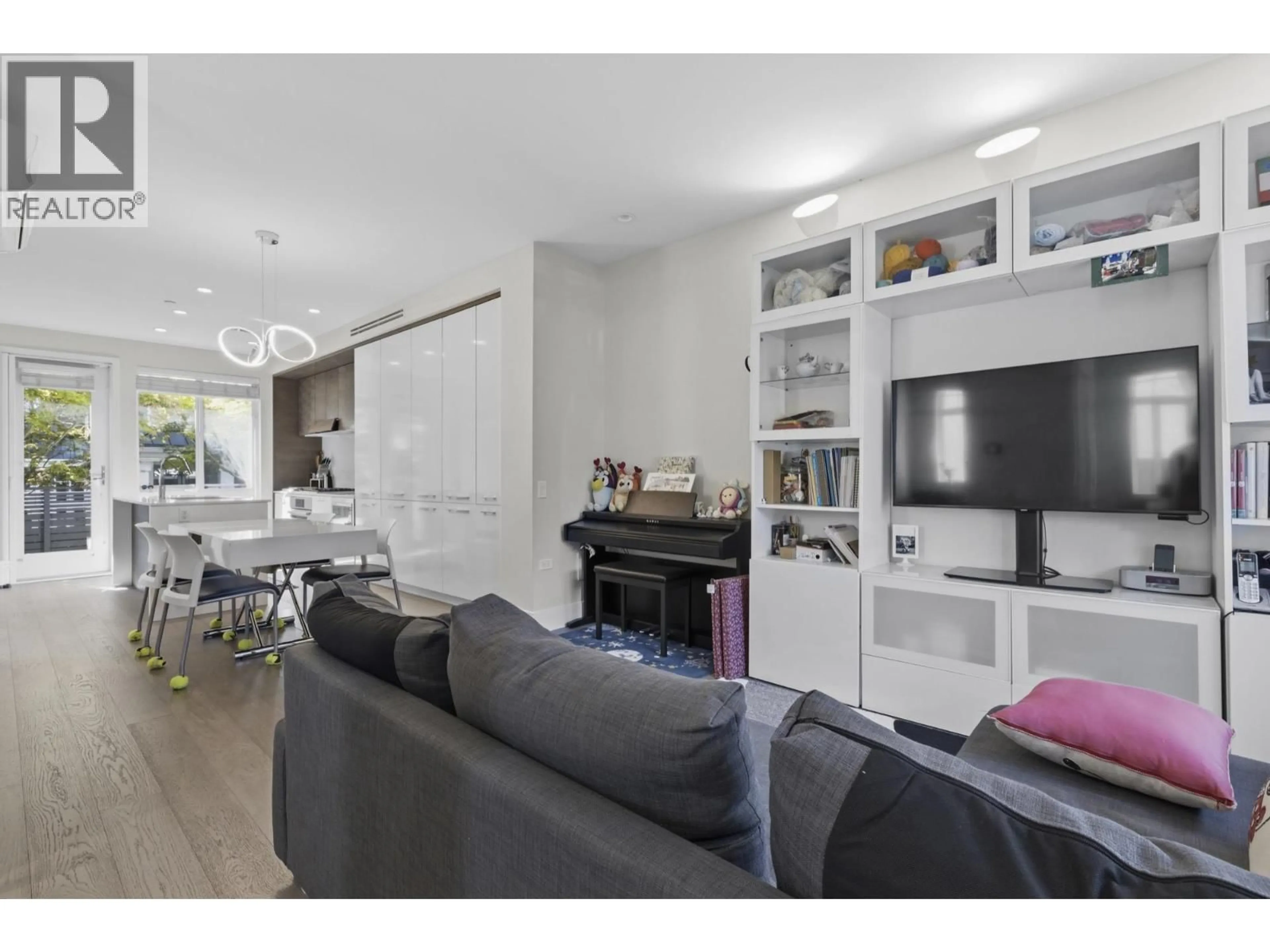 Living room with furniture, unknown for 276 62ND AVENUE, Vancouver British Columbia V5X0H1