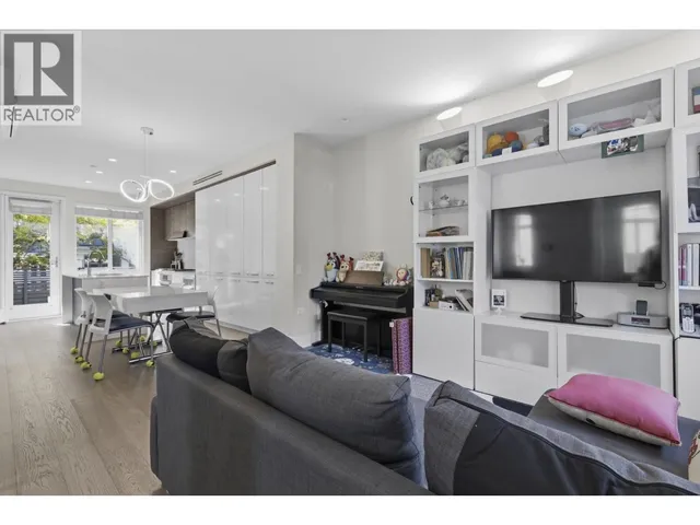 276 62ND AVENUE, Vancouver 3