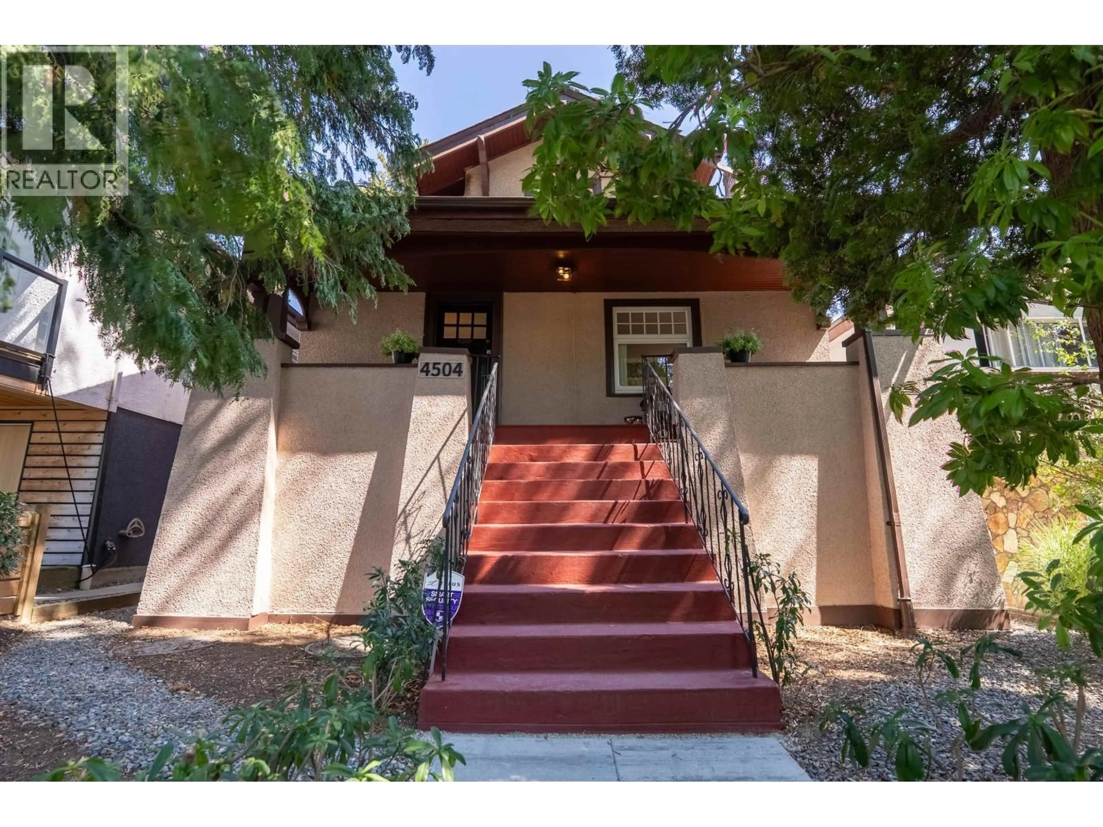 Unknown for 4504 BEATRICE STREET, Vancouver British Columbia V5N4J2