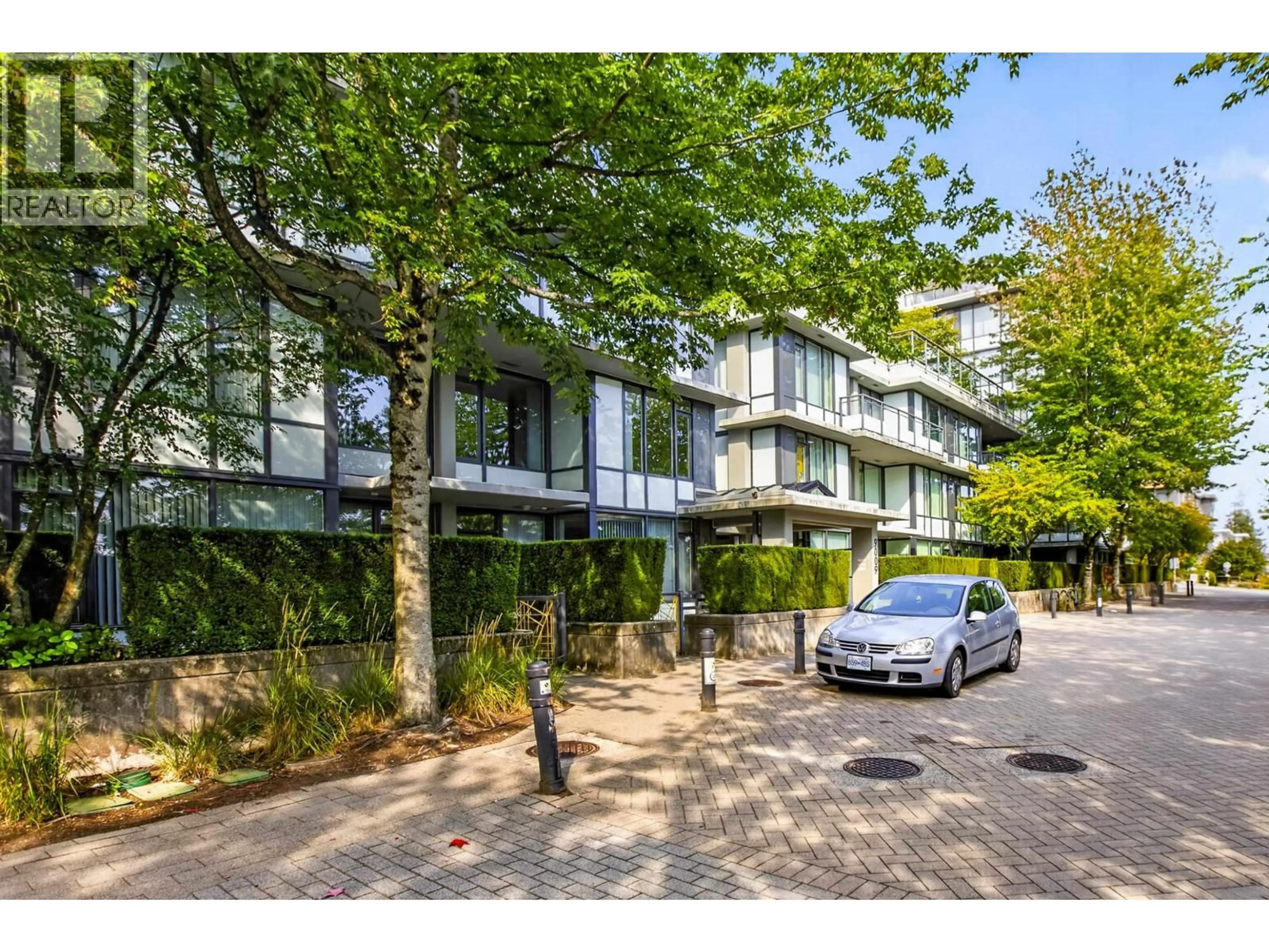 A pic from outside/outdoor area/front of a property/back of a property/a pic from drone, street for 635 - 9009 CORNERSTONE MEWS, Burnaby British Columbia V5A0B9