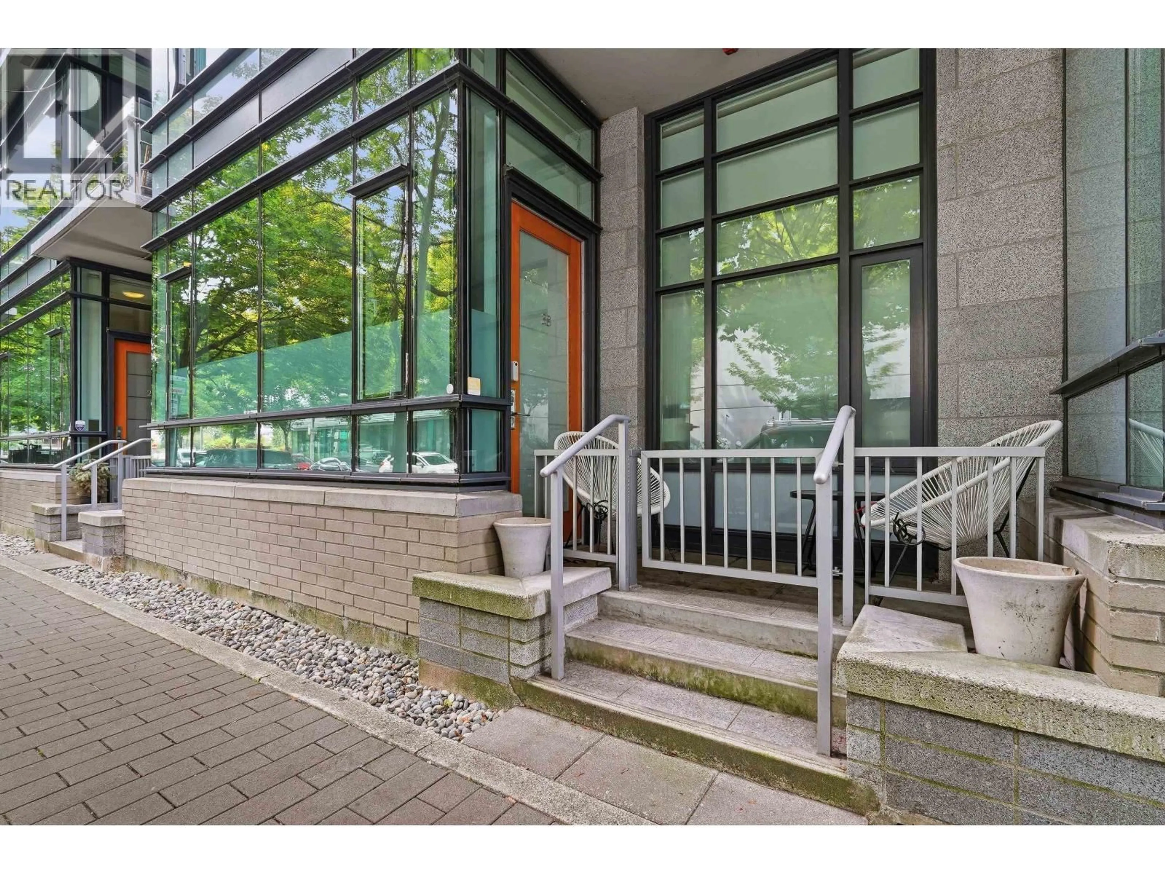 Indoor foyer for 38 ATHLETES WAY, Vancouver British Columbia V5Y0B5