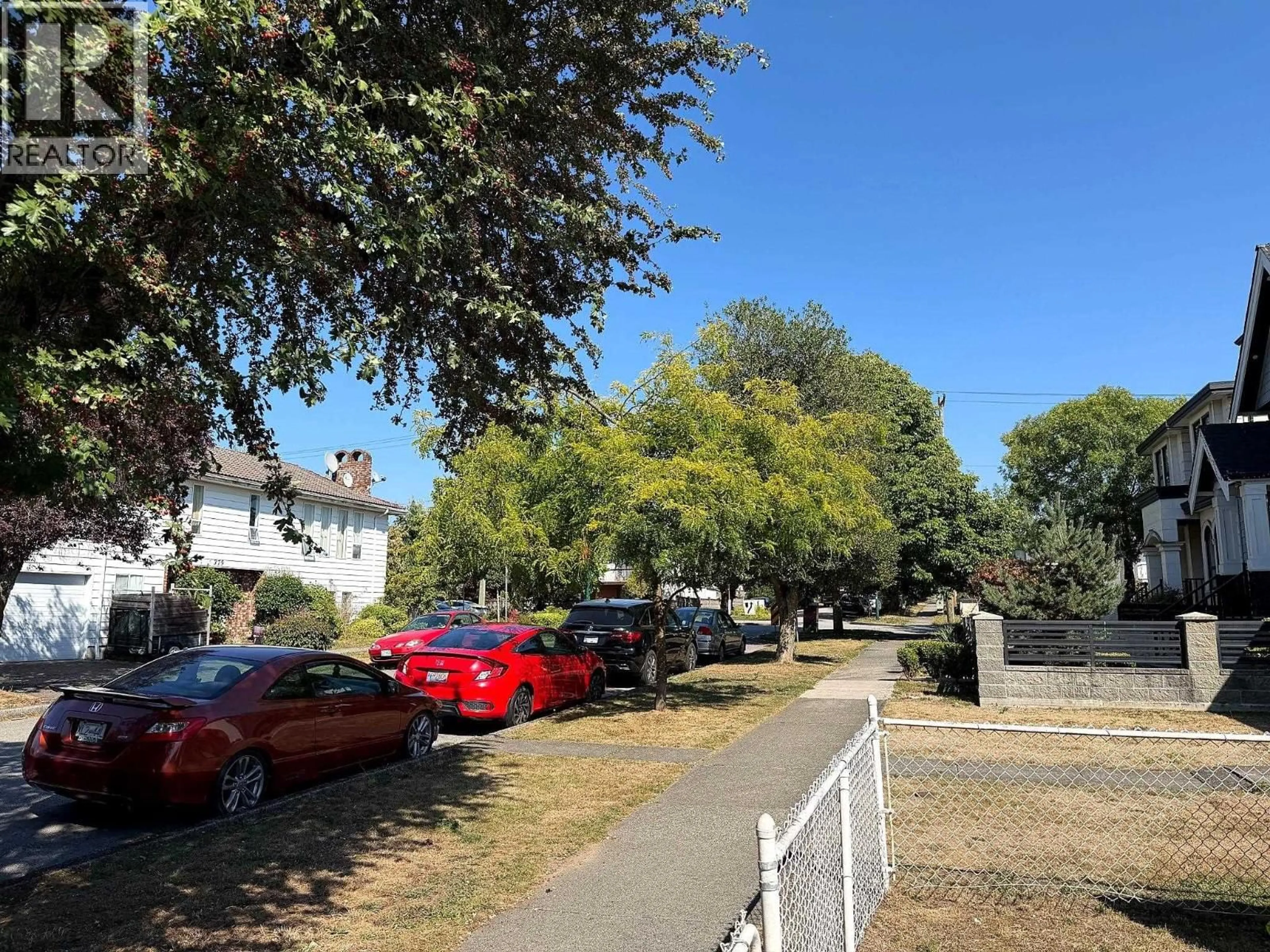 A pic from outside/outdoor area/front of a property/back of a property/a pic from drone, street for 374 54TH AVENUE, Vancouver British Columbia V5X1L2