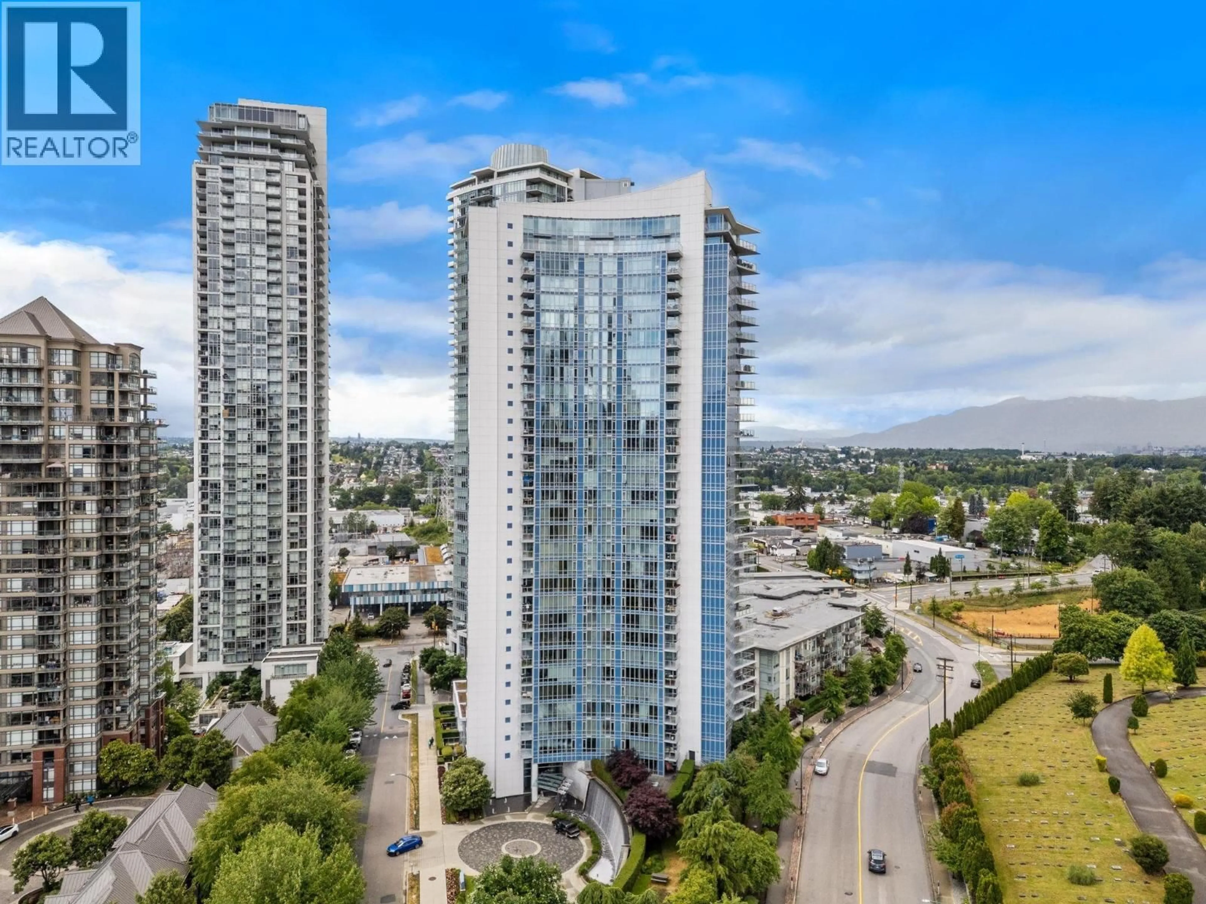 A pic from outside/outdoor area/front of a property/back of a property/a pic from drone, city buildings view from balcony for 2805 - 4189 HALIFAX STREET, Burnaby British Columbia V5C0H9