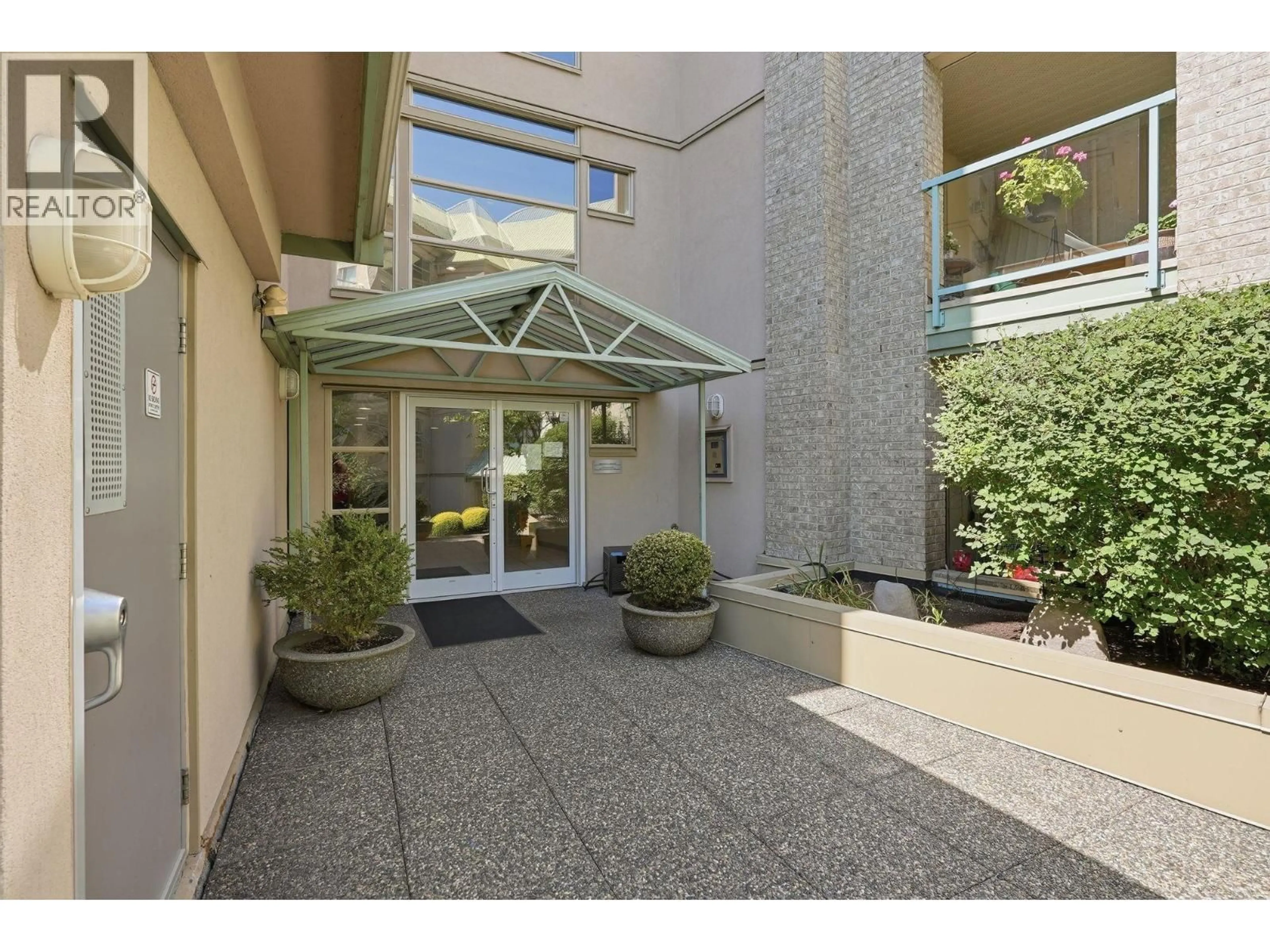 Indoor foyer for 409A - 301 MAUDE ROAD, Port Moody British Columbia V3H5B1
