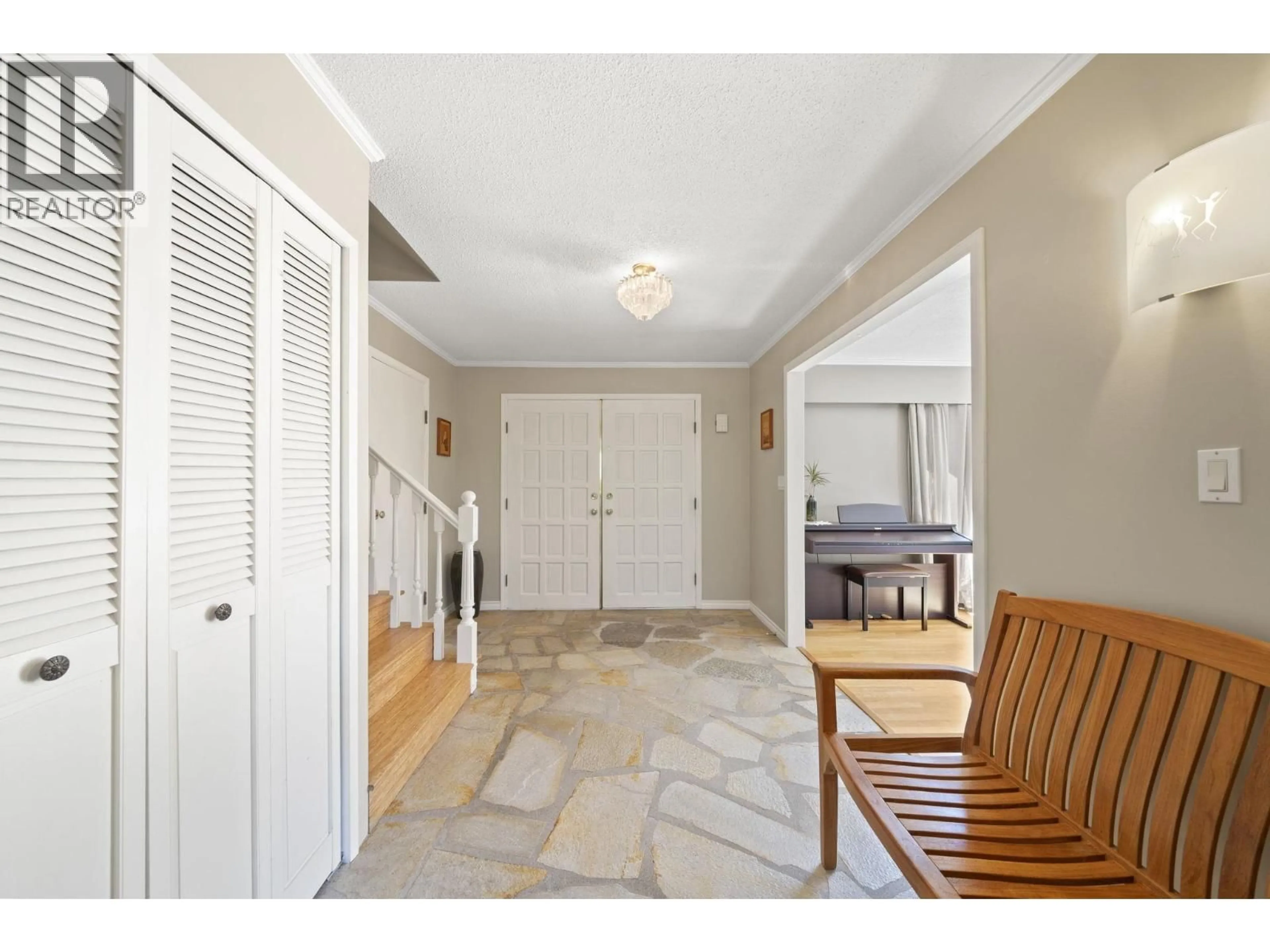 Indoor entryway for 10631 TREPASSEY DRIVE, Richmond British Columbia V7E4K8