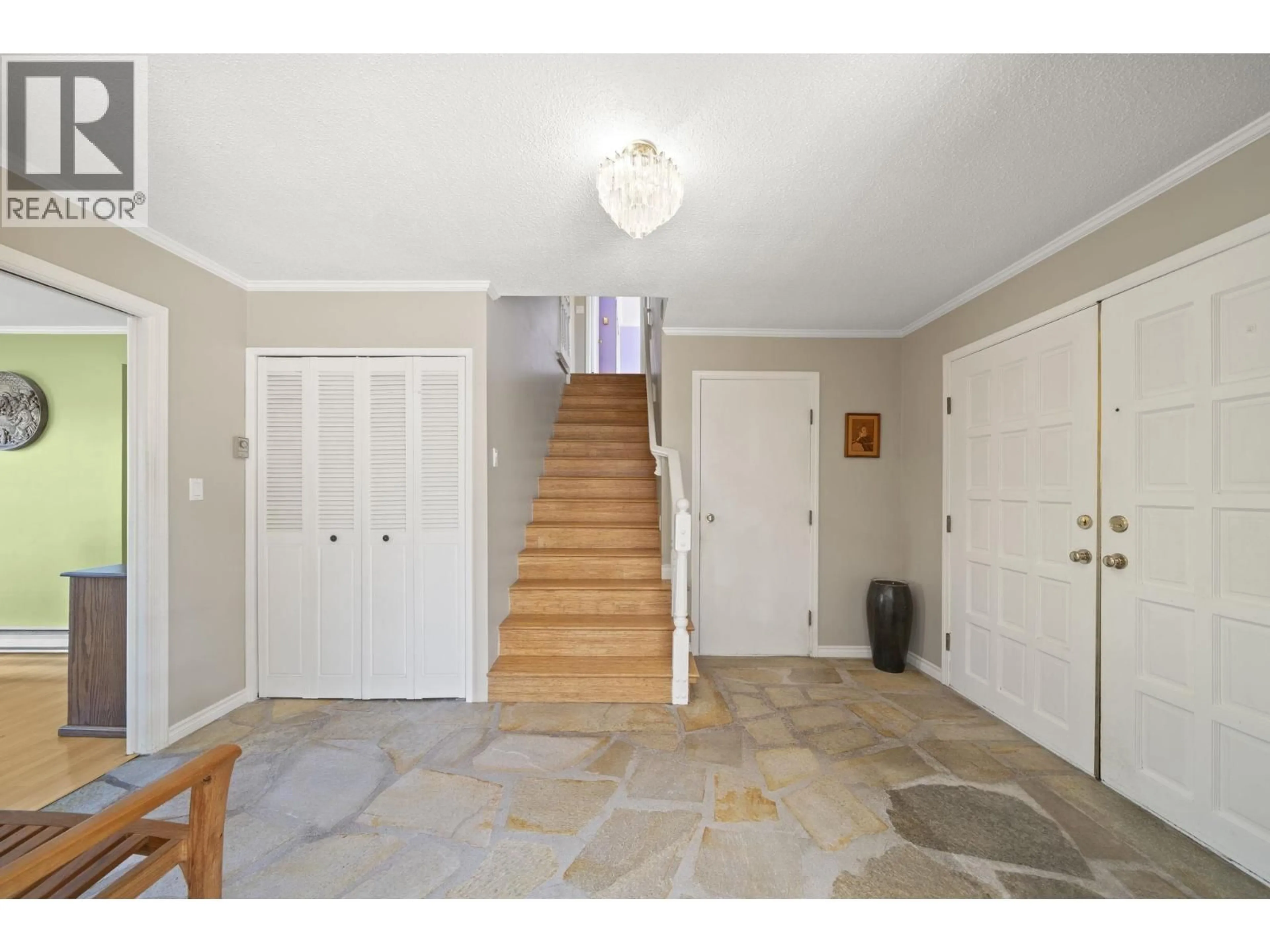 Indoor foyer for 10631 TREPASSEY DRIVE, Richmond British Columbia V7E4K8