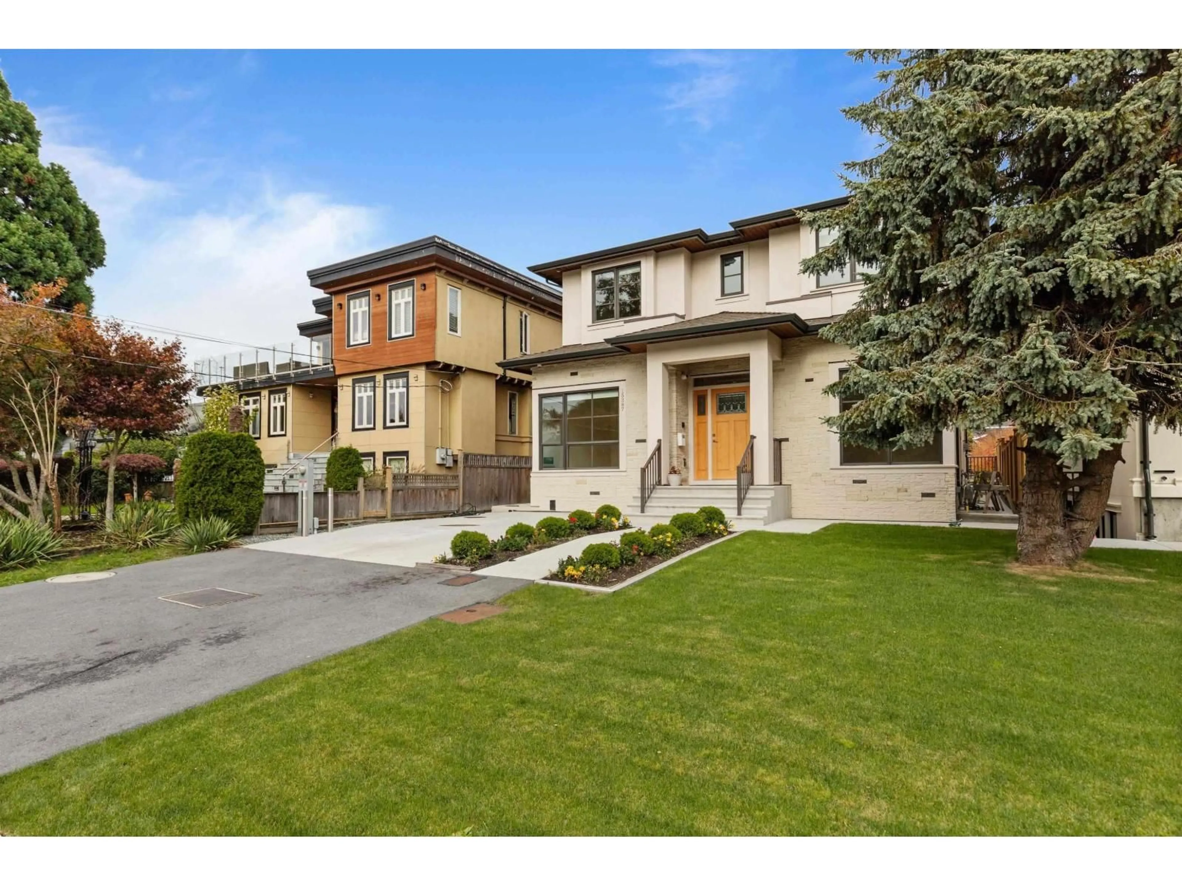 Home with brick exterior material, street for 15387 PACIFIC AVENUE, White Rock British Columbia V4B1R3