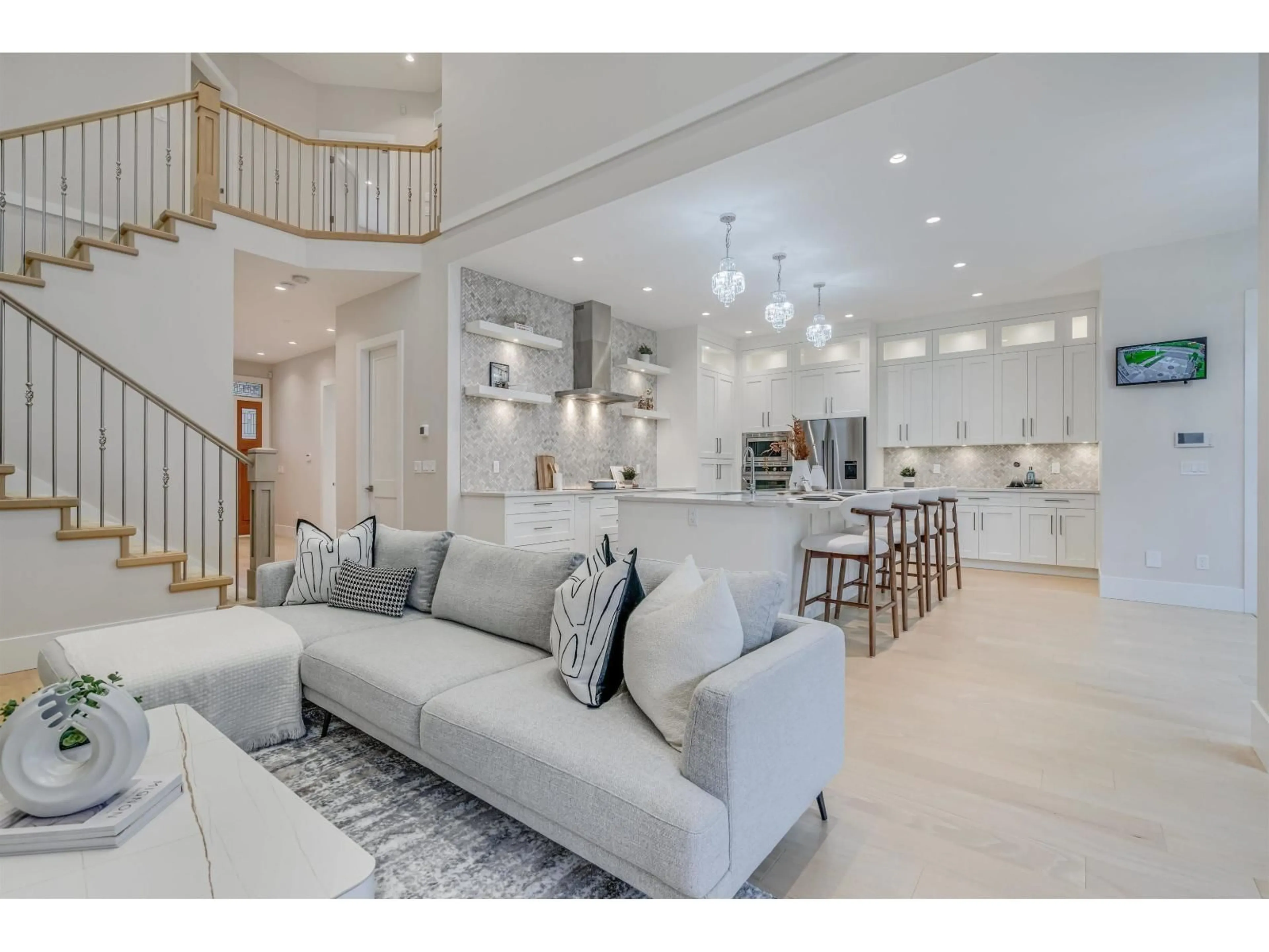 Open concept kitchen, ceramic/tile floor for 15387 PACIFIC AVENUE, White Rock British Columbia V4B1R3
