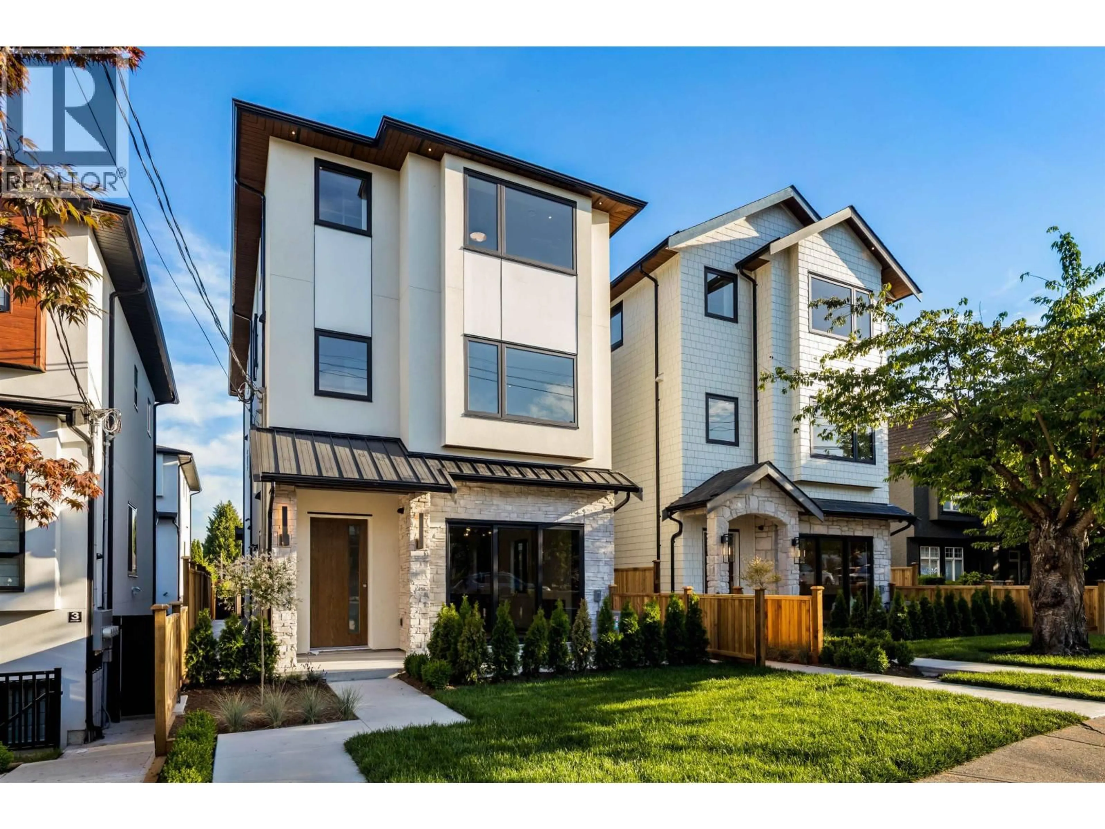 Unknown for 1 - 6682 NAPIER STREET, Burnaby British Columbia V5B2C3