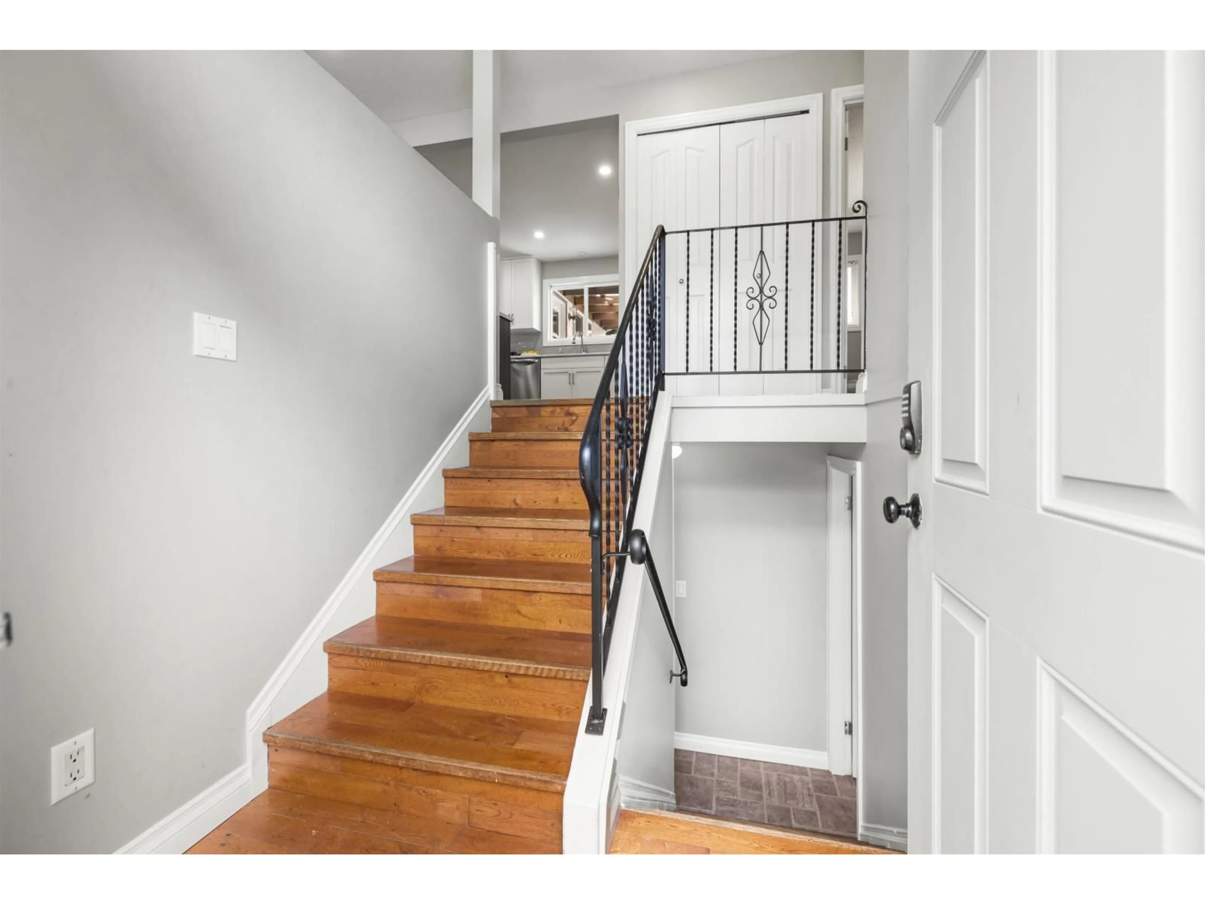 Unknown for 2454 ALADDIN CRESCENT, Abbotsford British Columbia V2S5K7