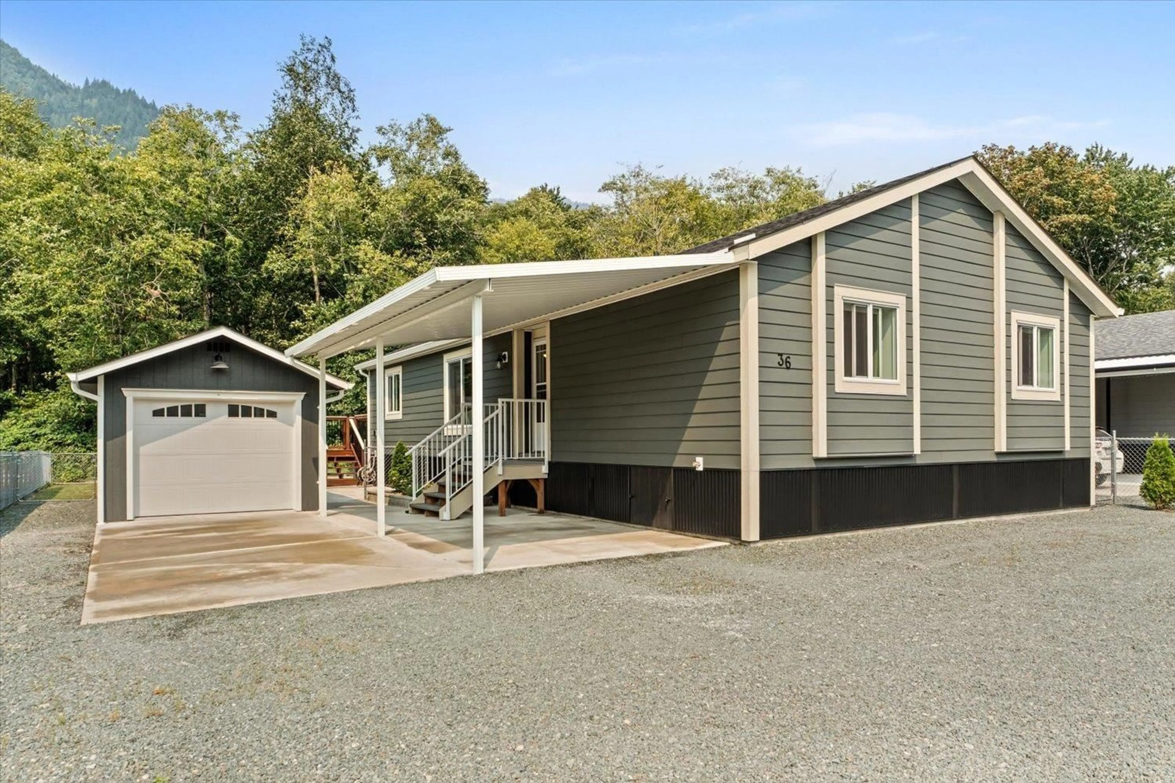 Home with vinyl exterior material, street for 36 - 59060 LOUGHEED HIGHWAY, Agassiz British Columbia V0X1L3