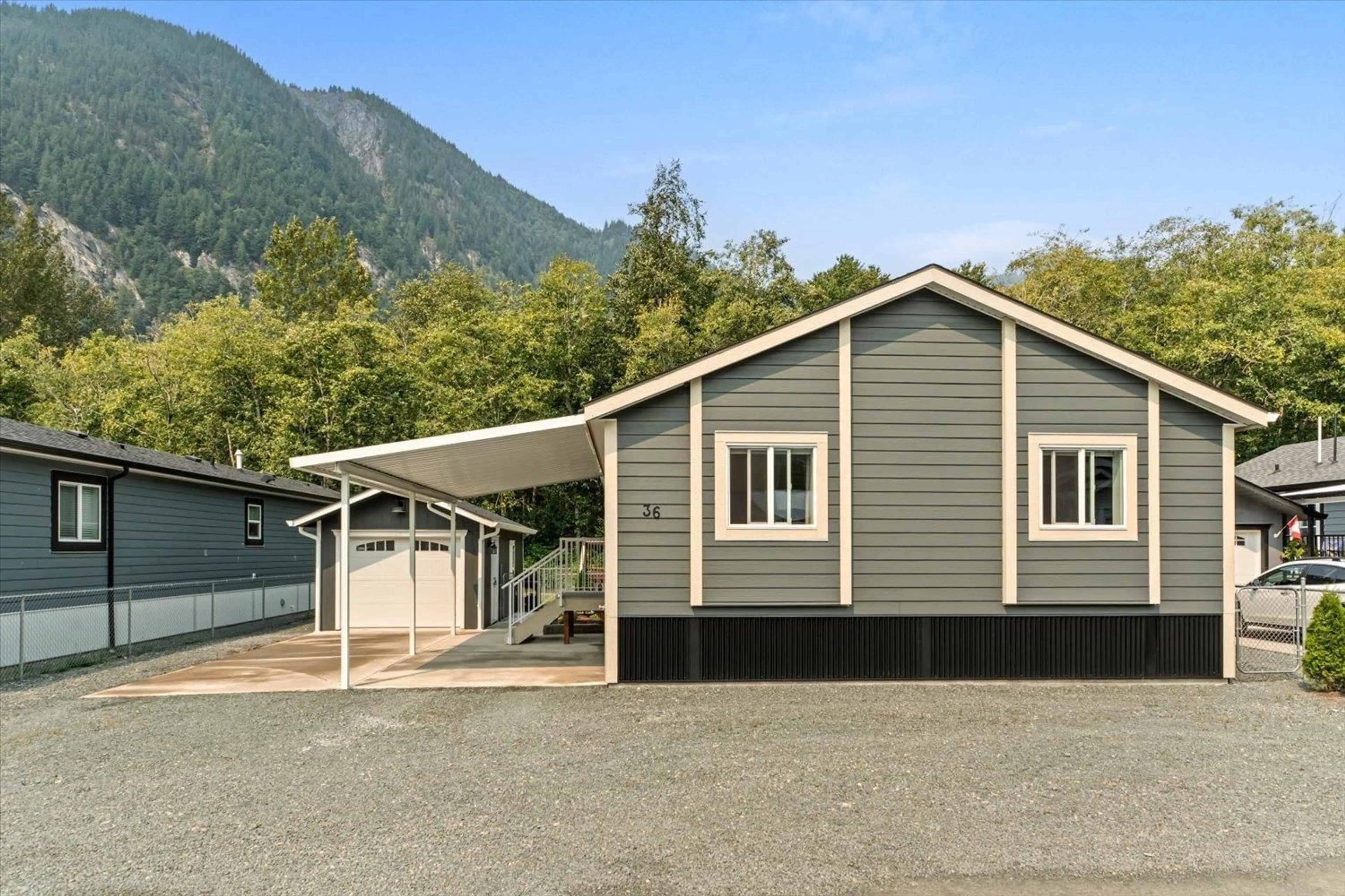 Home with vinyl exterior material, mountain view for 36 - 59060 LOUGHEED HIGHWAY, Agassiz British Columbia V0X1L3