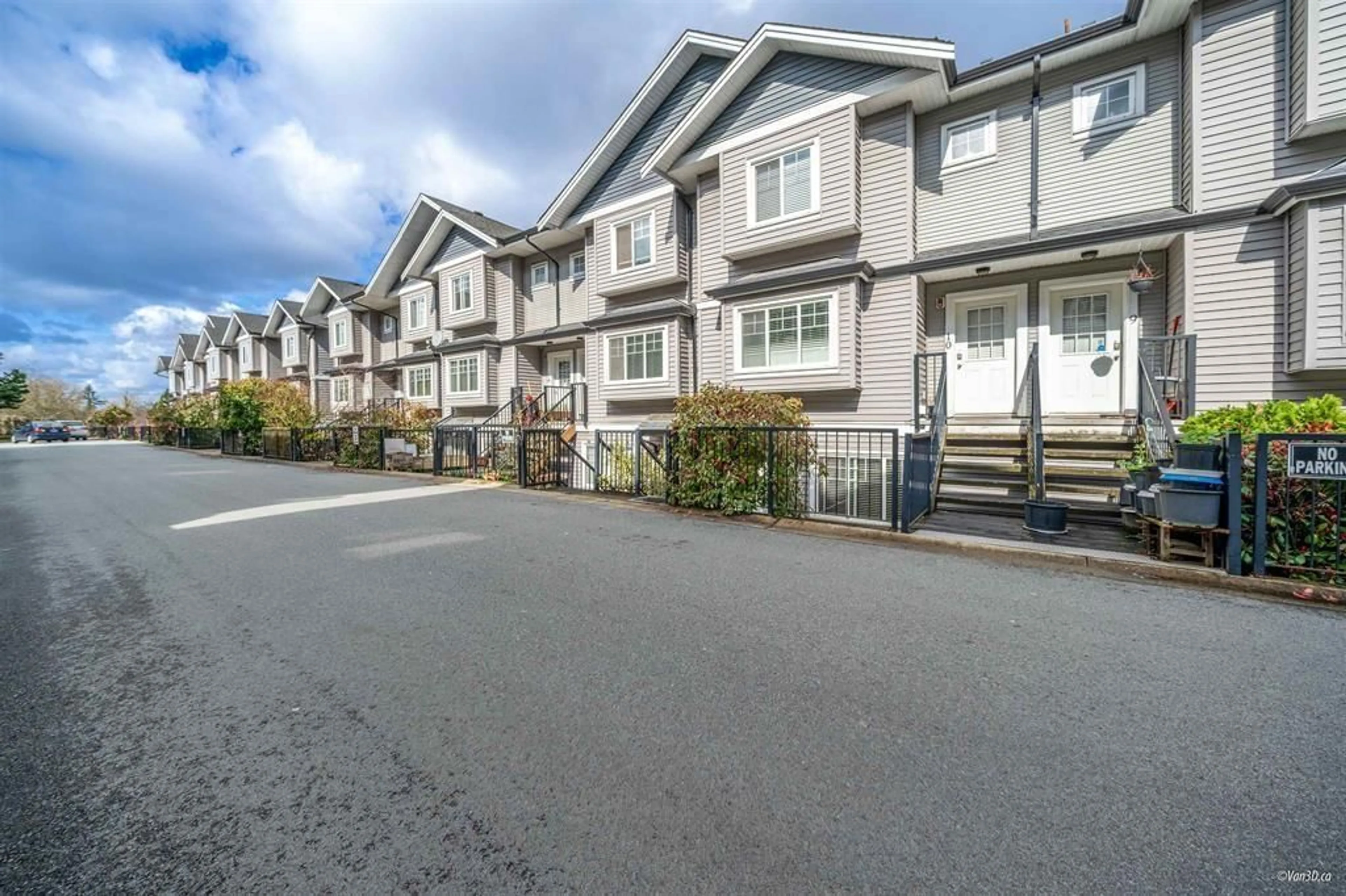 Unknown for 11 - 11255 132 STREET, Surrey British Columbia V3R4E3