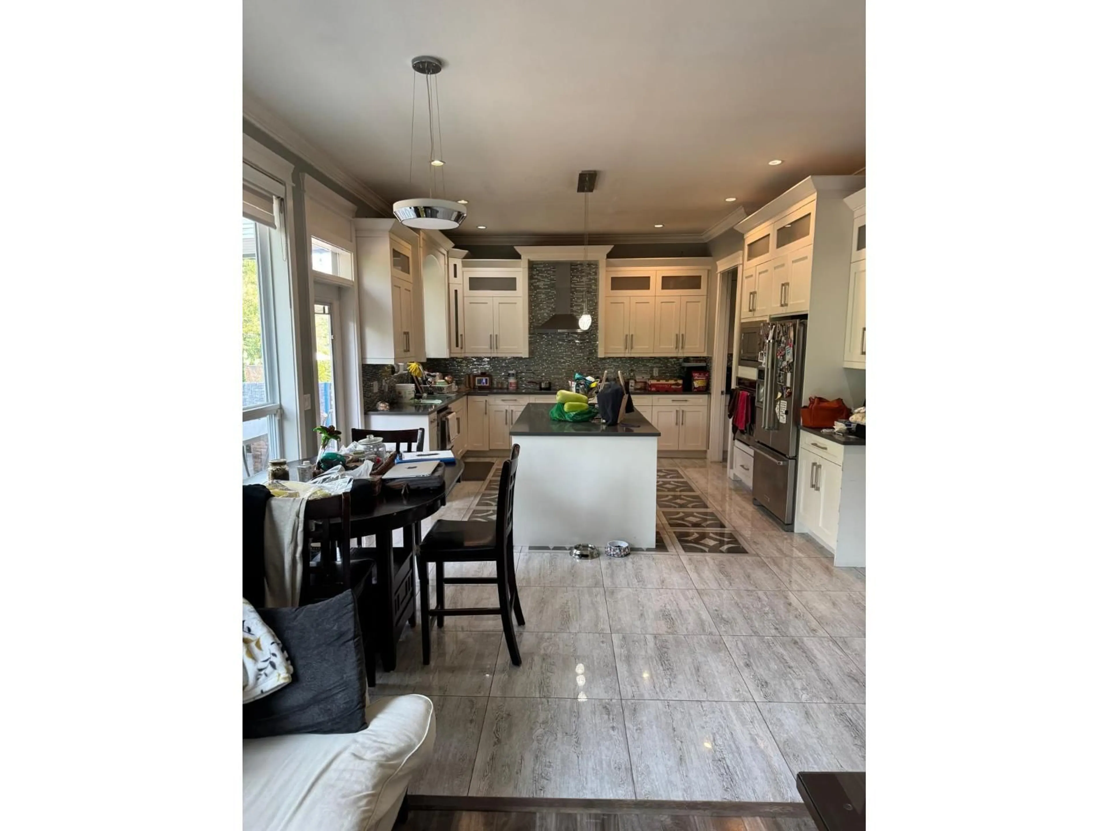Open concept kitchen, ceramic/tile floor for 17351 64A AVENUE, Surrey British Columbia V3S0P5