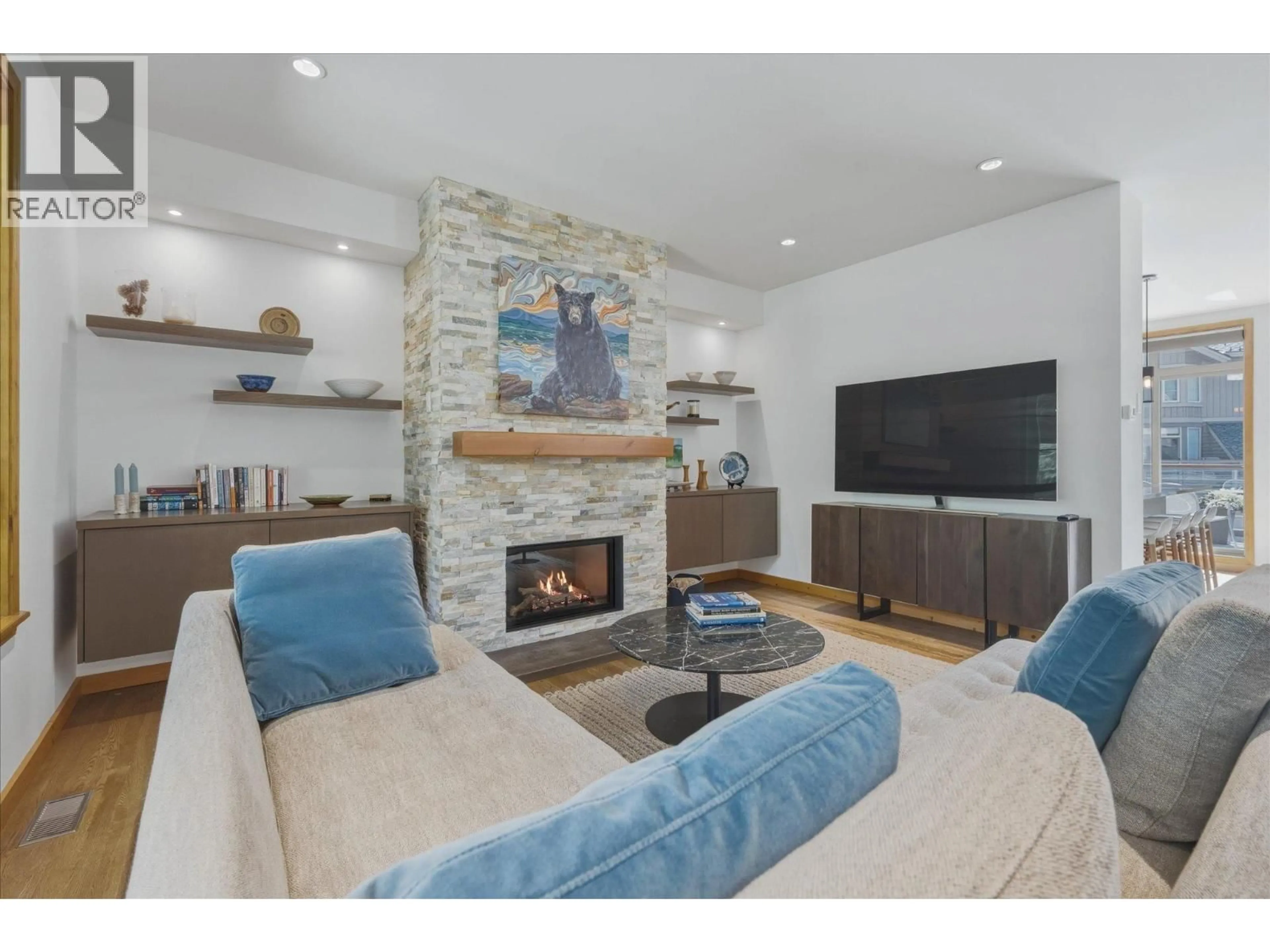 Living room with furniture, unknown for 38 - 8030 NICKLAUS NORTH BOULEVARD, Whistler British Columbia V8E1J7