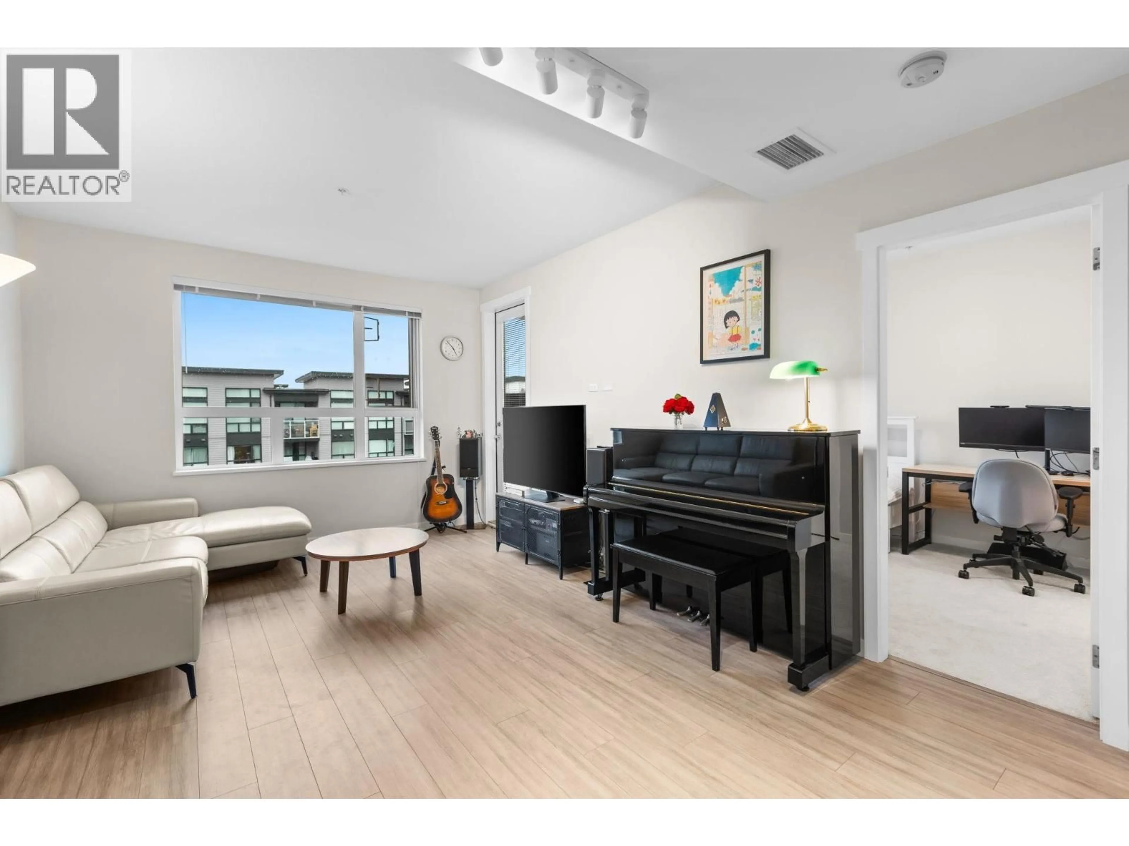 Living room with furniture, unknown for 518 - 9213 ODLIN ROAD, Richmond British Columbia V6X0V5