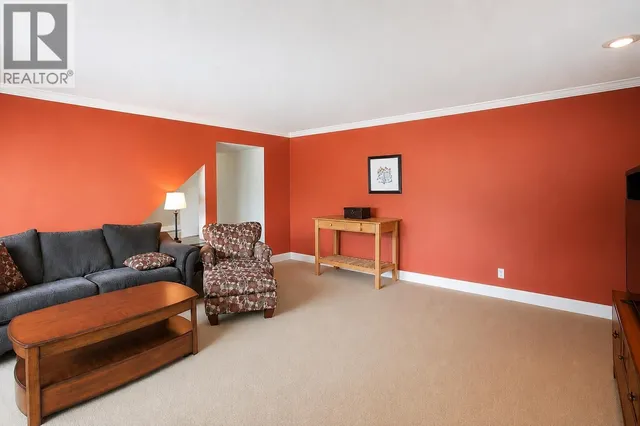 6440 DOUGLAS STREET, West Vancouver 4