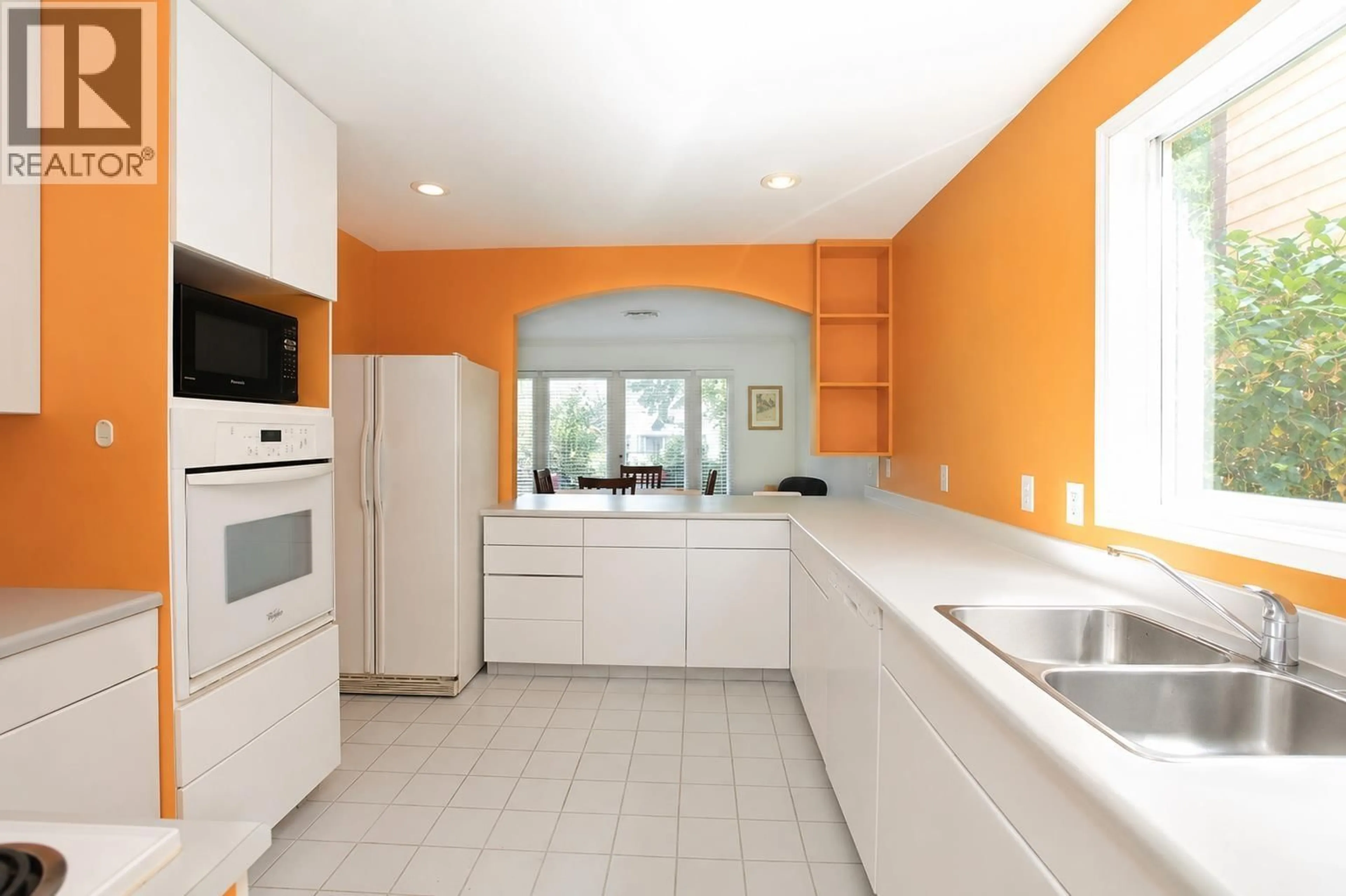 Unknown for 6440 DOUGLAS STREET, West Vancouver British Columbia V7W2G2