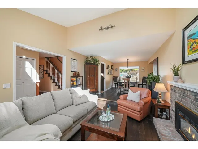 18261 54 AVENUE, Surrey 5