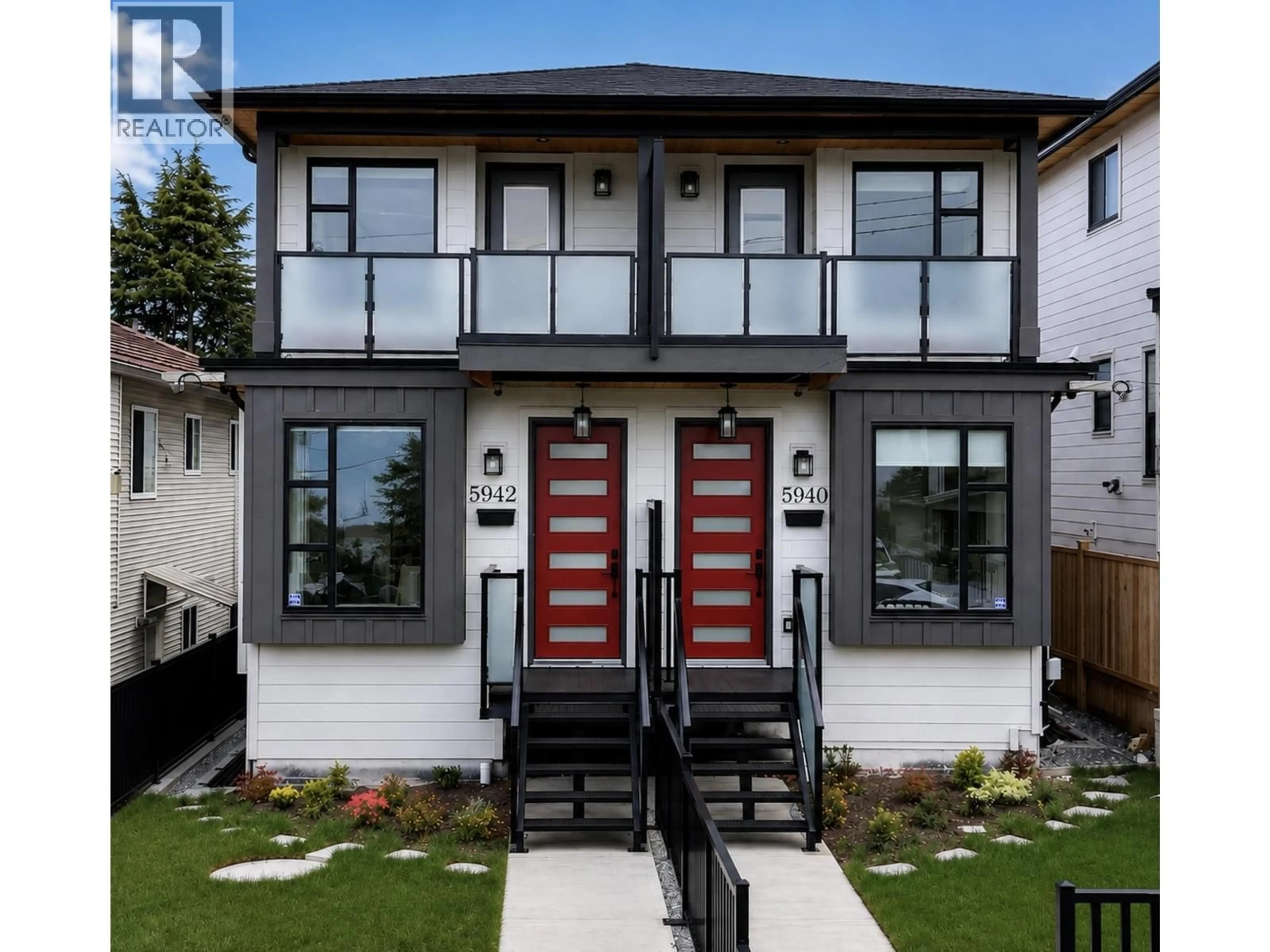 Home with vinyl exterior material, street for 5940 HARDWICK STREET, Burnaby British Columbia V5G1R6