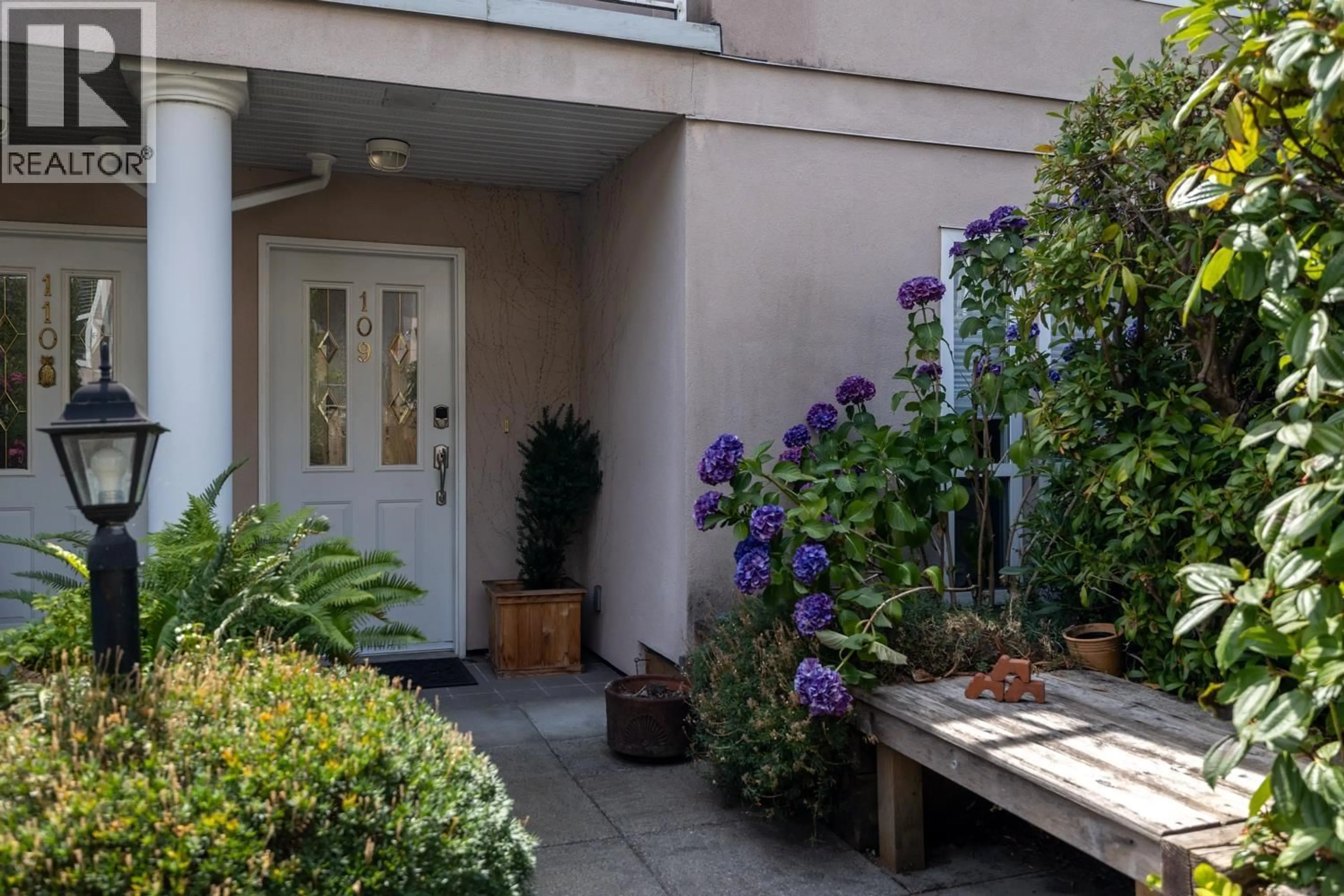 Unknown for 109 - 225 6TH STREET, North Vancouver British Columbia V7L1P4