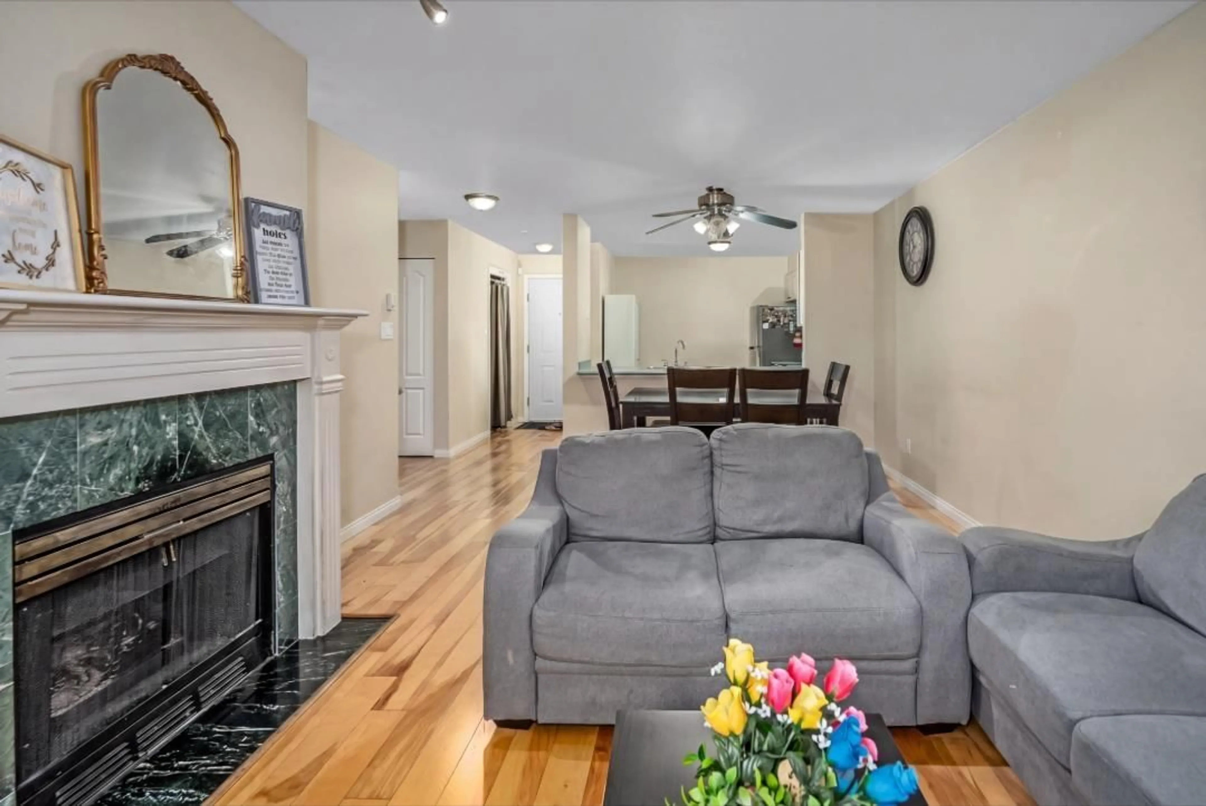 Living room with furniture, unknown for 112 - 15130 108 AVENUE, Surrey British Columbia V3R0T8
