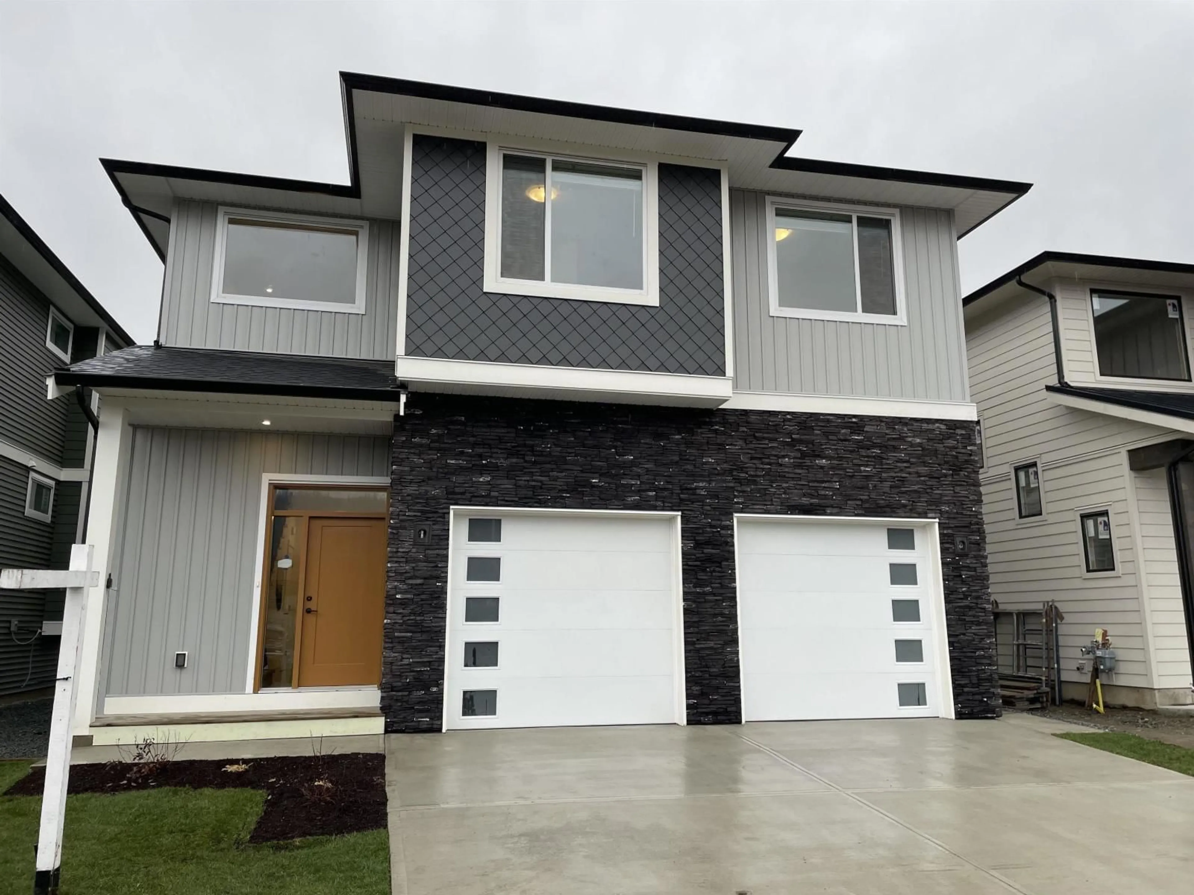 Home with vinyl exterior material, street for 3 - 1871 AGASSIZ AVENUE, Agassiz British Columbia V0M1A3