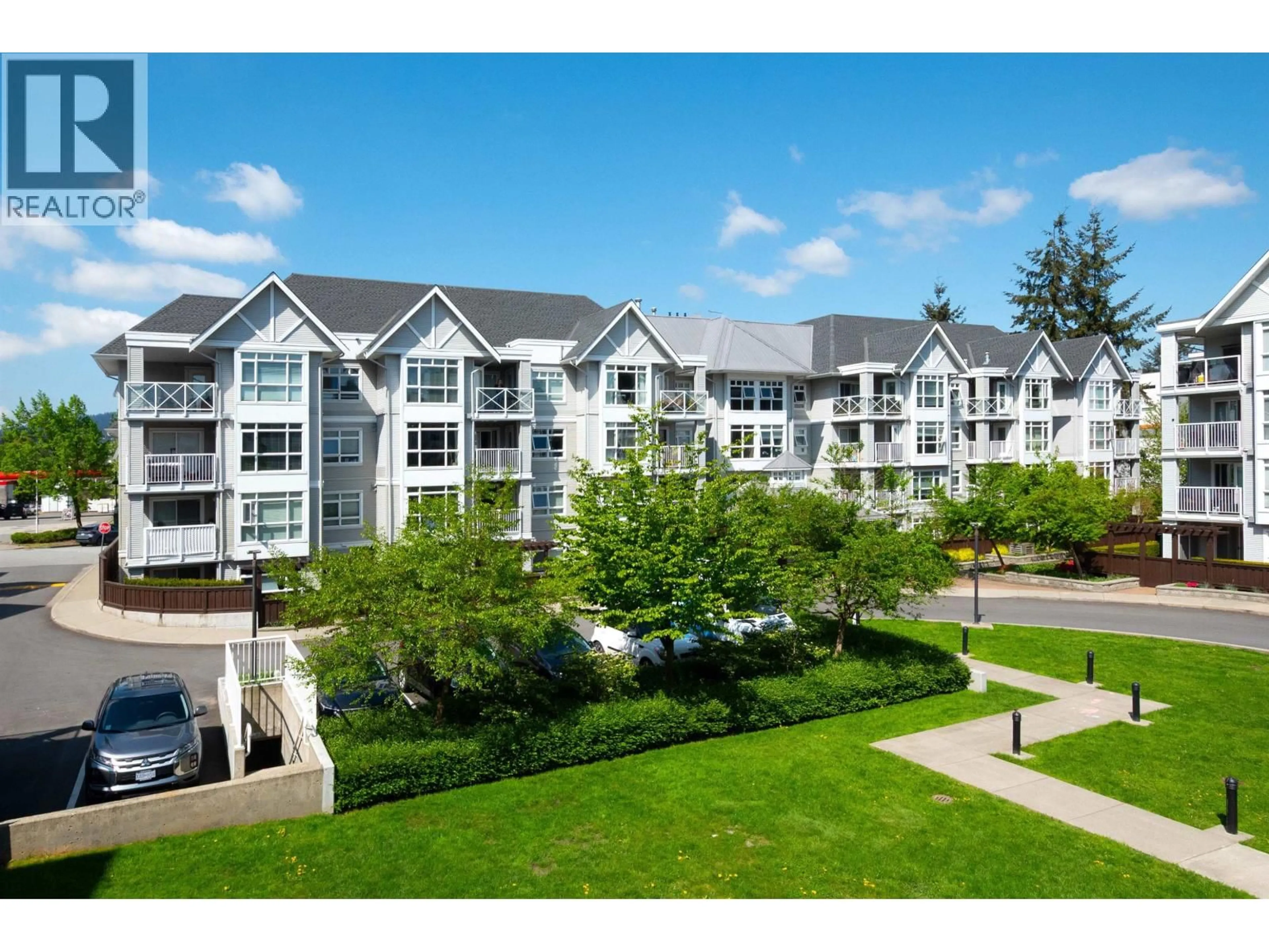 A pic from outside/outdoor area/front of a property/back of a property/a pic from drone, mountain view for 312 - 3136 ST JOHNS STREET, Port Moody British Columbia V3H5E4