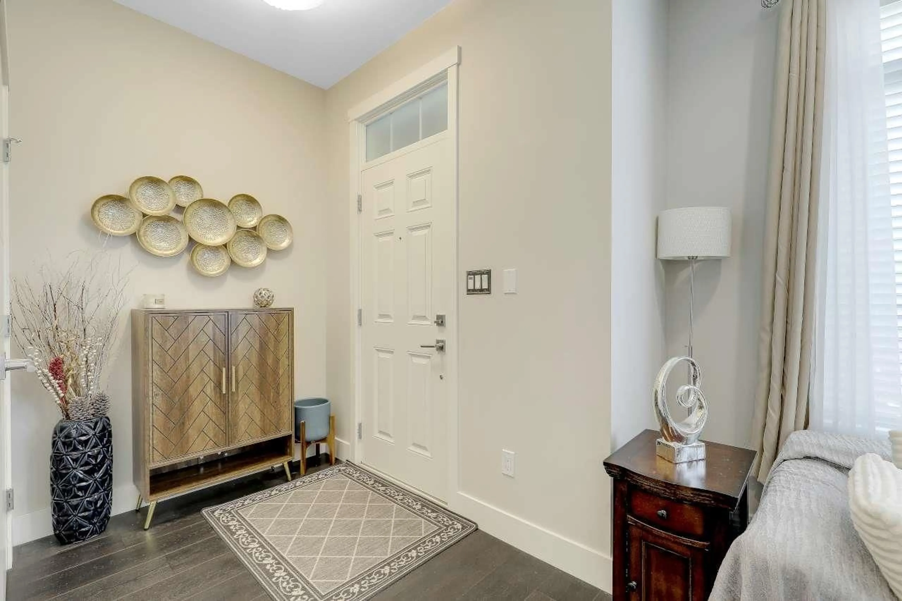 Indoor entryway for 2472 164 STREET, Surrey British Columbia V3Z0M8
