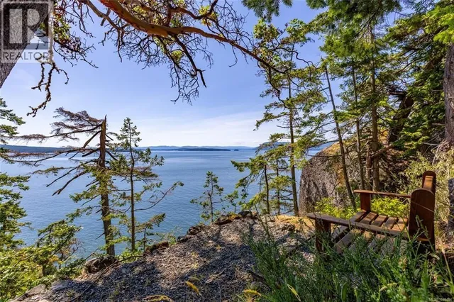 3803 CUTLASS COURT, Pender Island 2