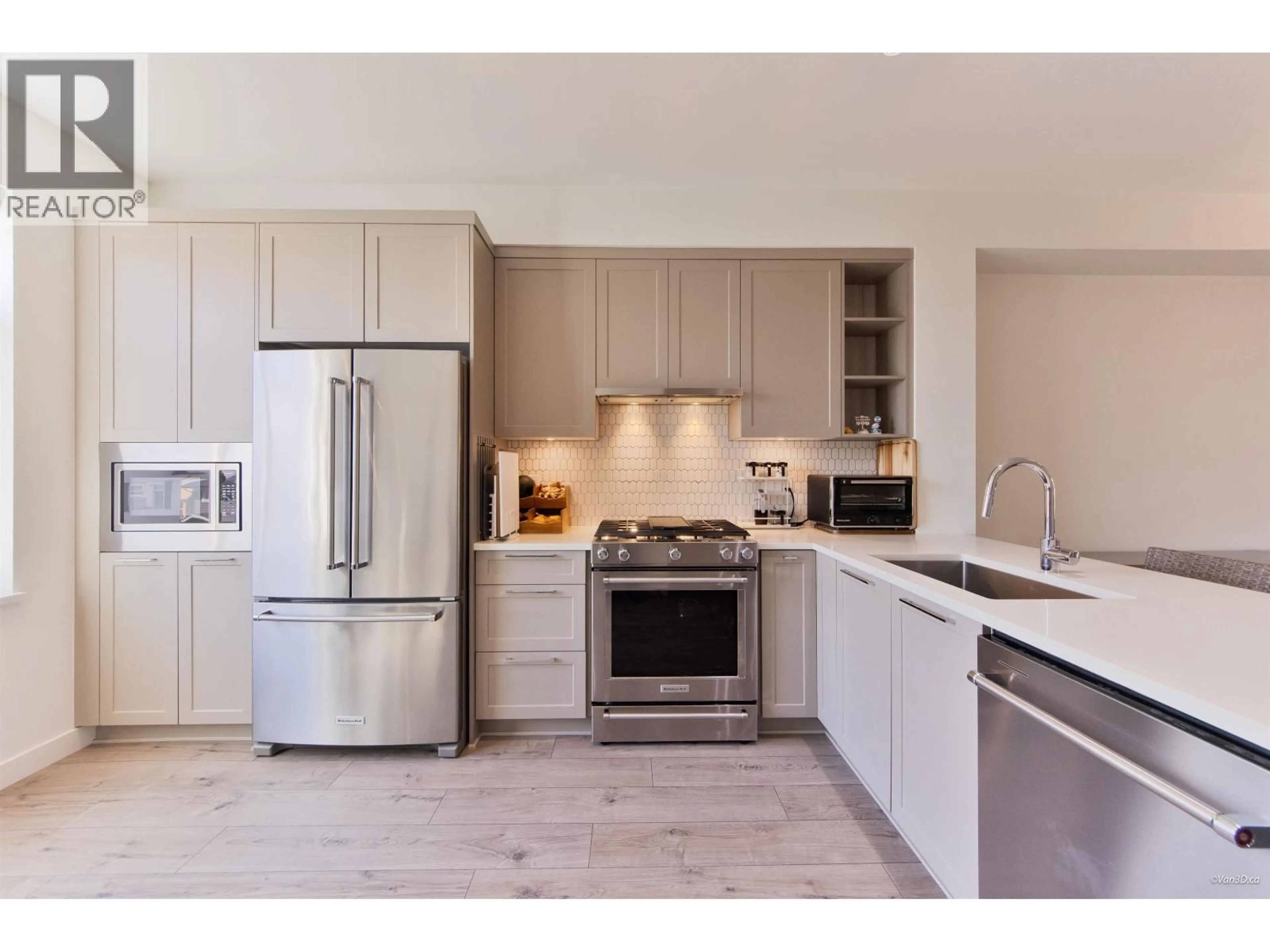 Open concept kitchen, ceramic/tile floor for 131 - 3565 BAYCREST AVENUE, Coquitlam British Columbia V3B0R7
