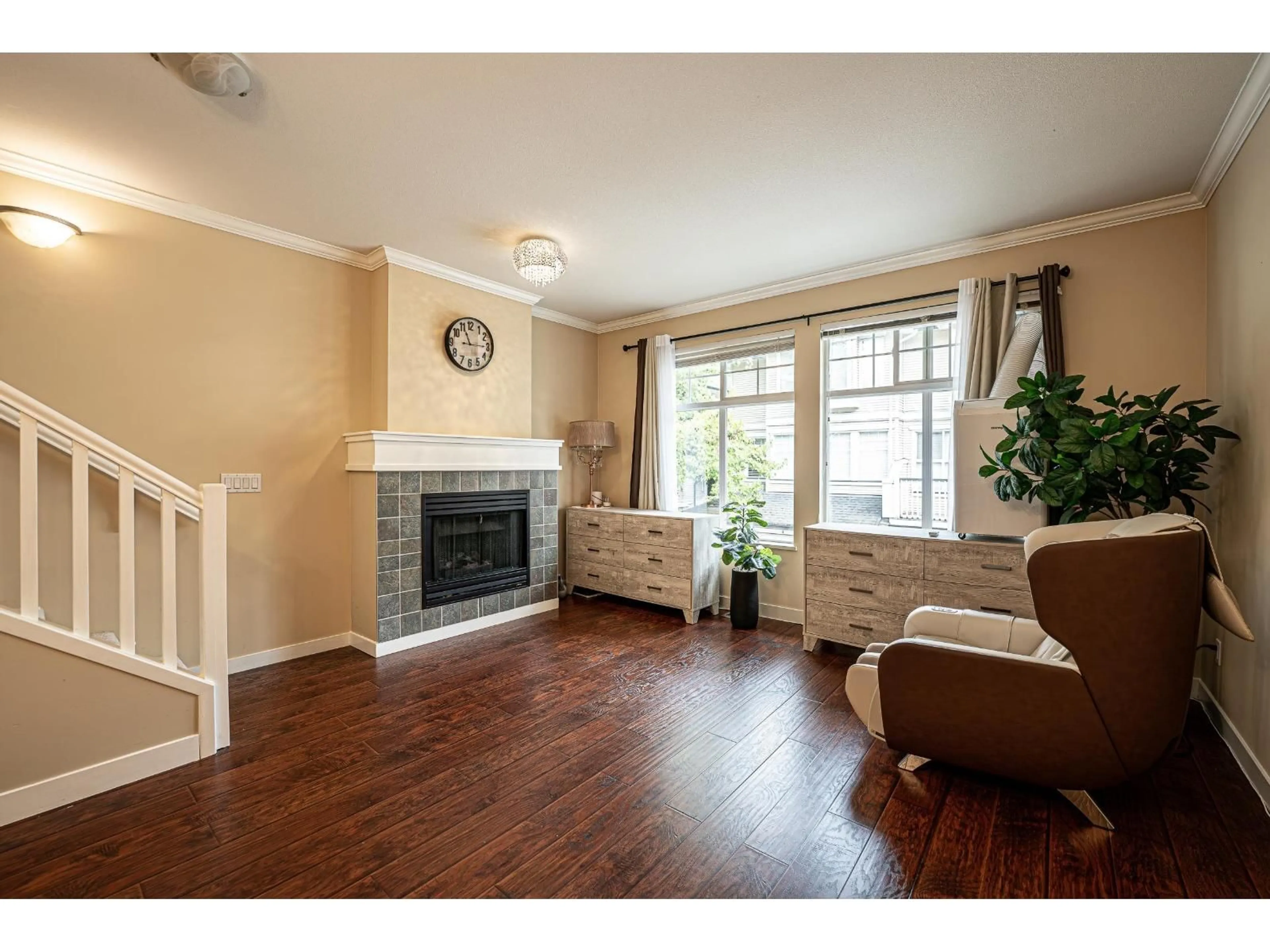 Living room with furniture, wood/laminate floor for 54 - 8383 159 STREET, Surrey British Columbia V4N0W2