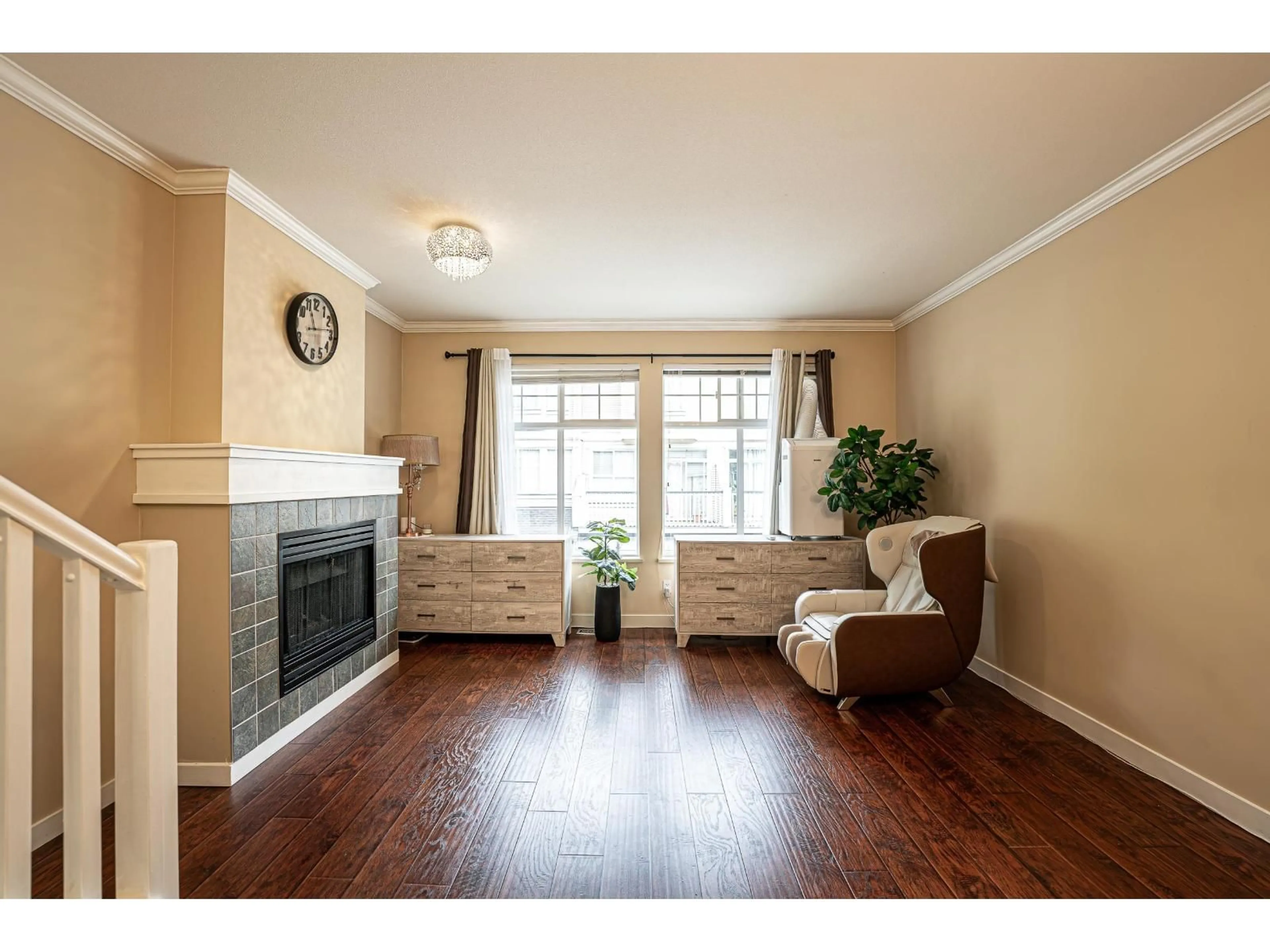 Living room with furniture, wood/laminate floor for 54 - 8383 159 STREET, Surrey British Columbia V4N0W2