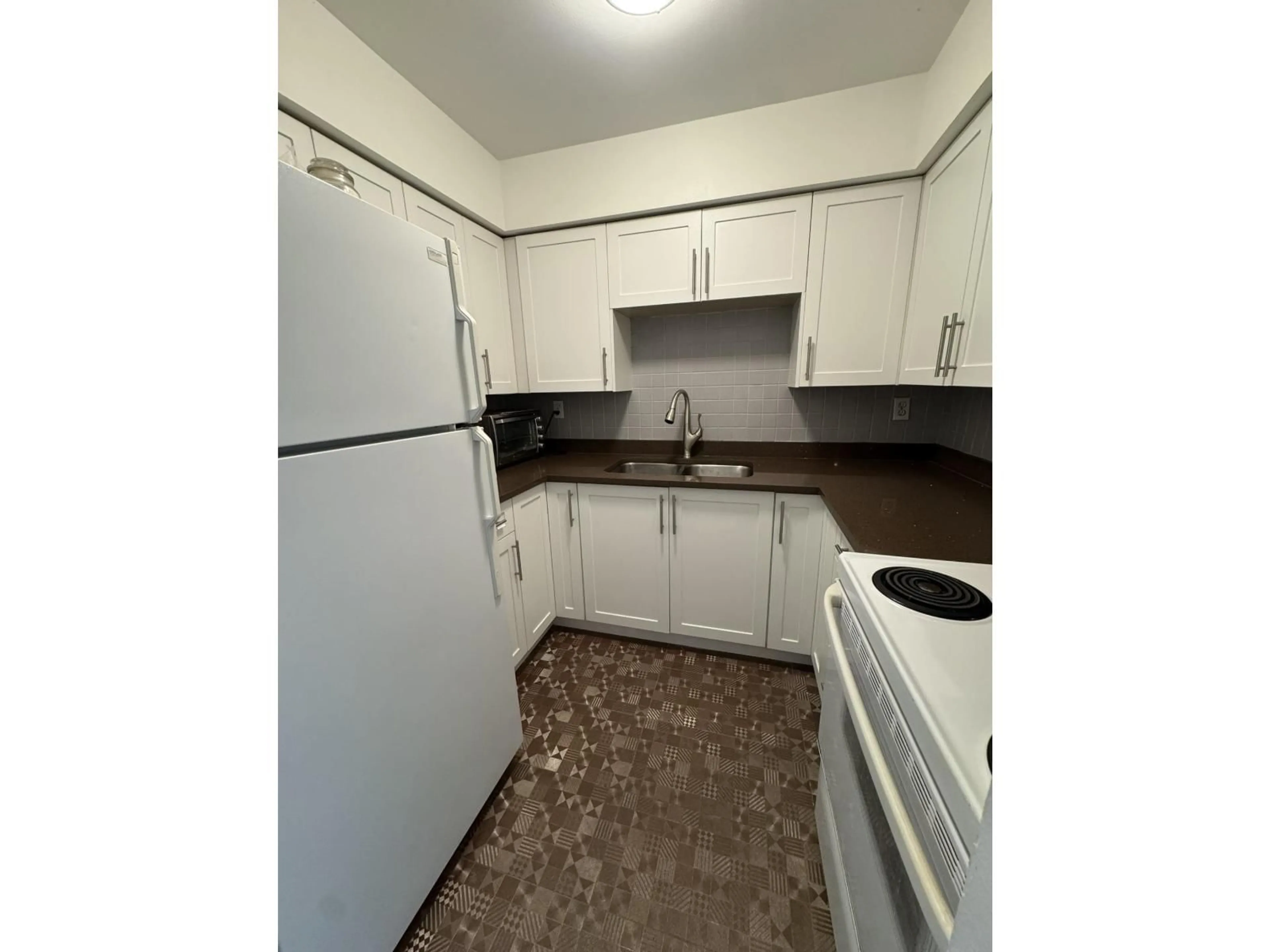 Standard kitchen, unknown for 314 - 5294 204 STREET, Langley British Columbia V3A1Z1