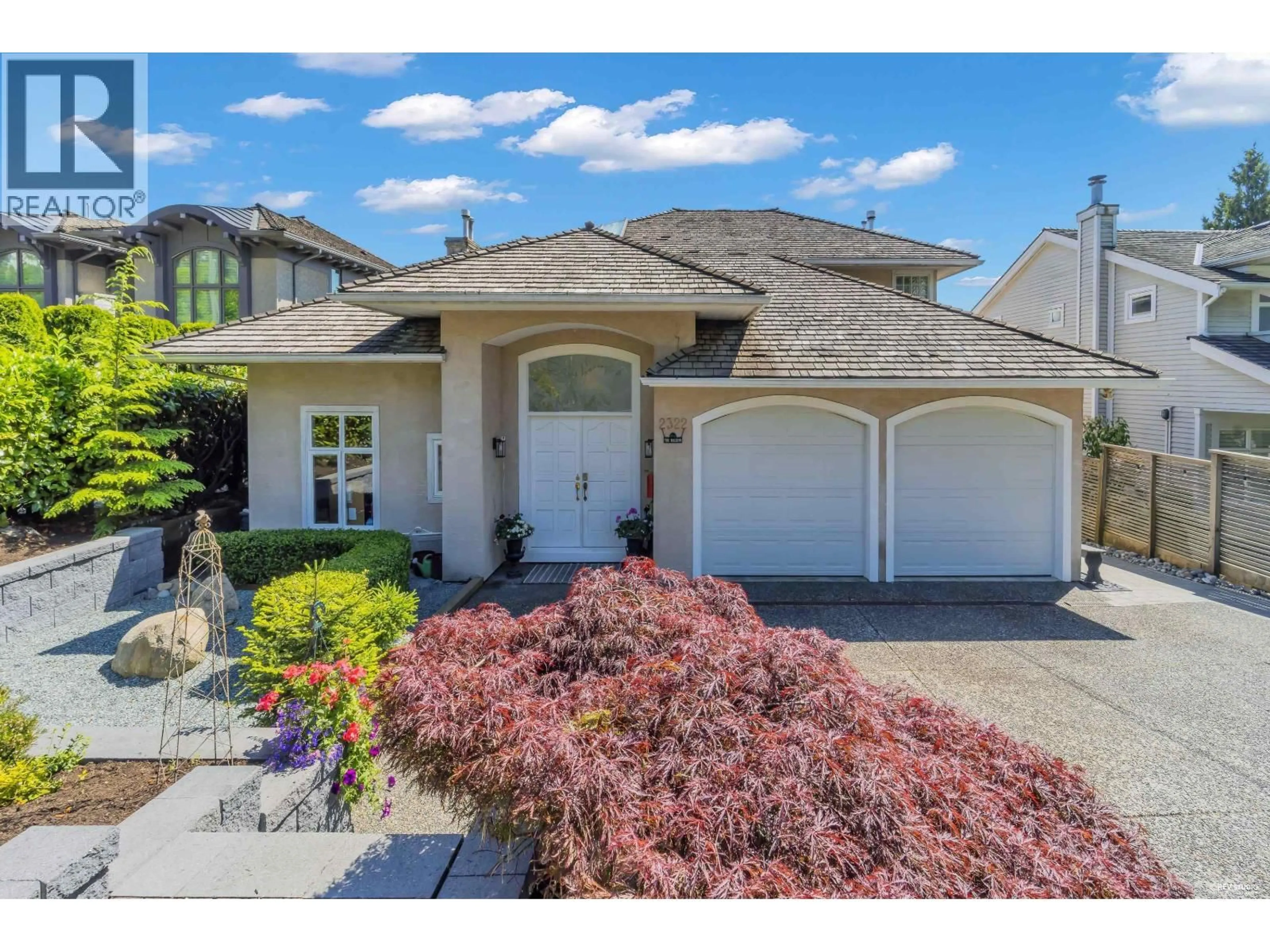 Home with vinyl exterior material, street for 2322 LAWSON AVENUE, West Vancouver British Columbia V7V2E6