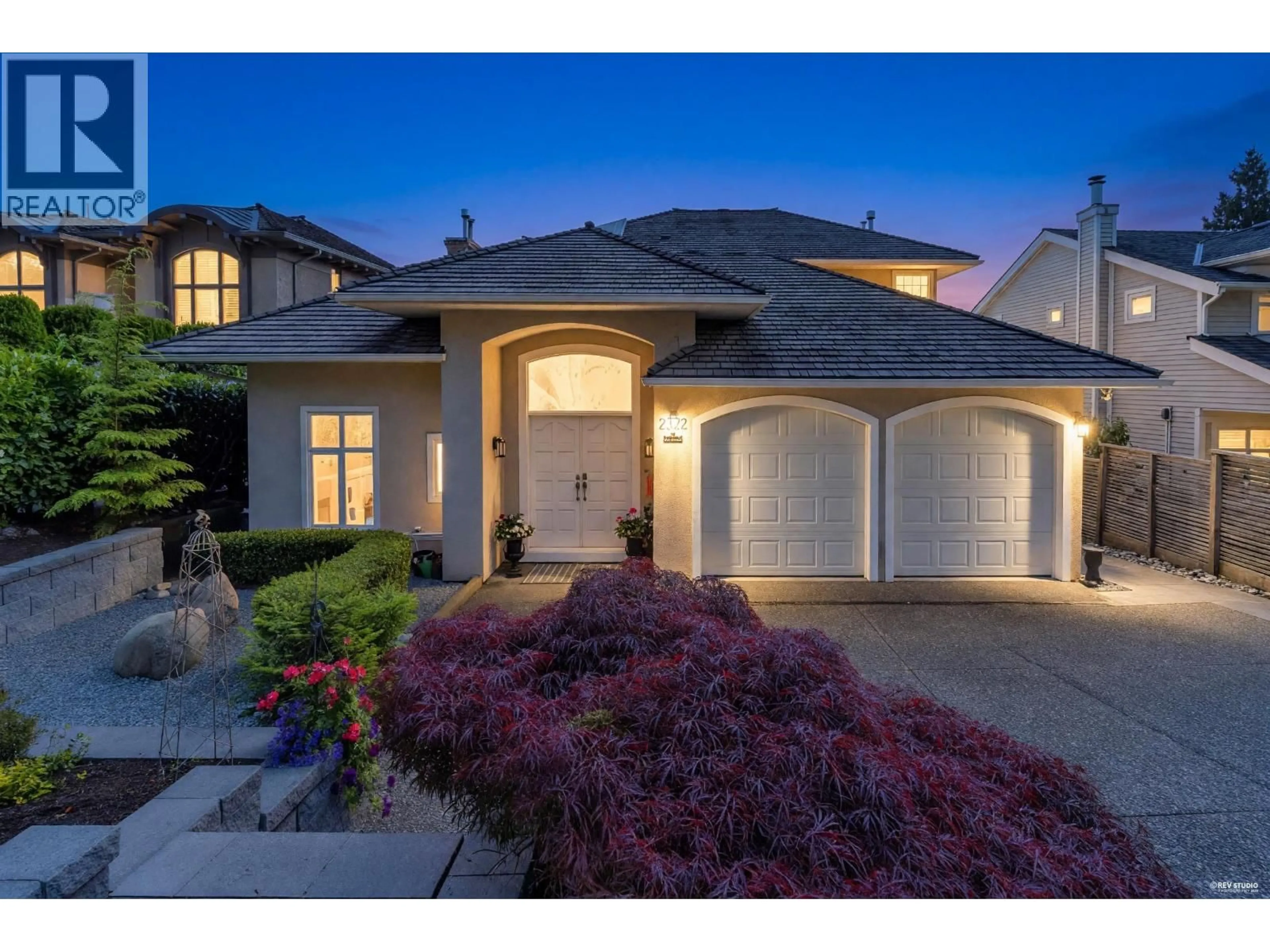 Home with vinyl exterior material, street for 2322 LAWSON AVENUE, West Vancouver British Columbia V7V2E6