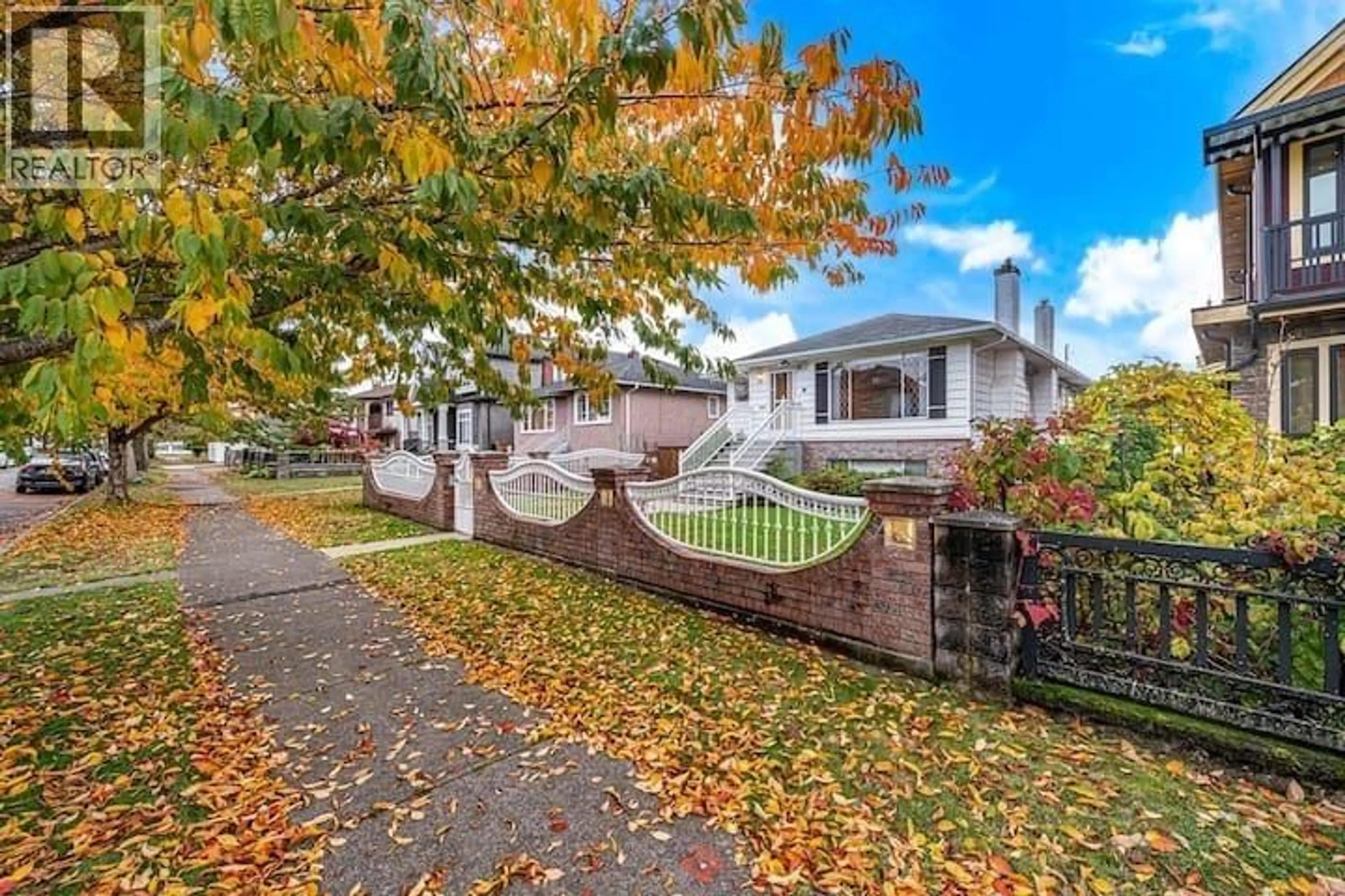 A pic from outside/outdoor area/front of a property/back of a property/a pic from drone, street for 3136 53RD AVENUE, Vancouver British Columbia V5S1W5