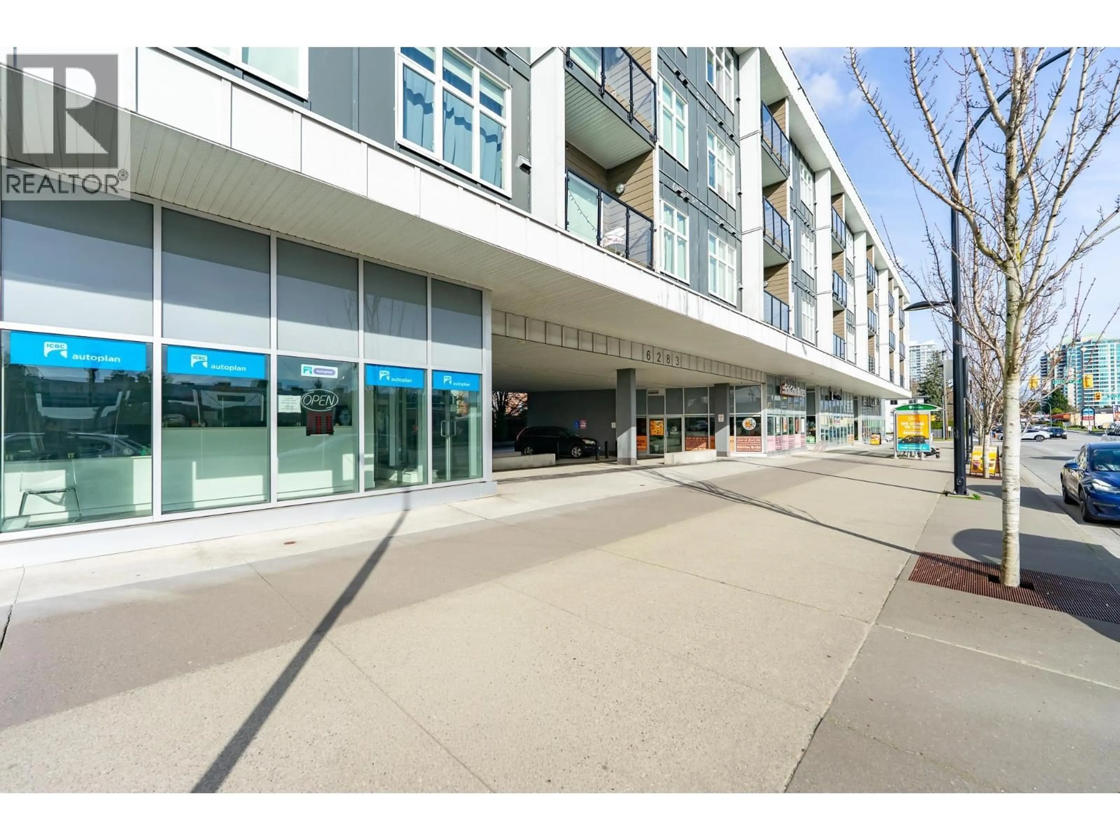 Indoor foyer for PH27 - 6283 KINGSWAY, Burnaby British Columbia V5J0H3