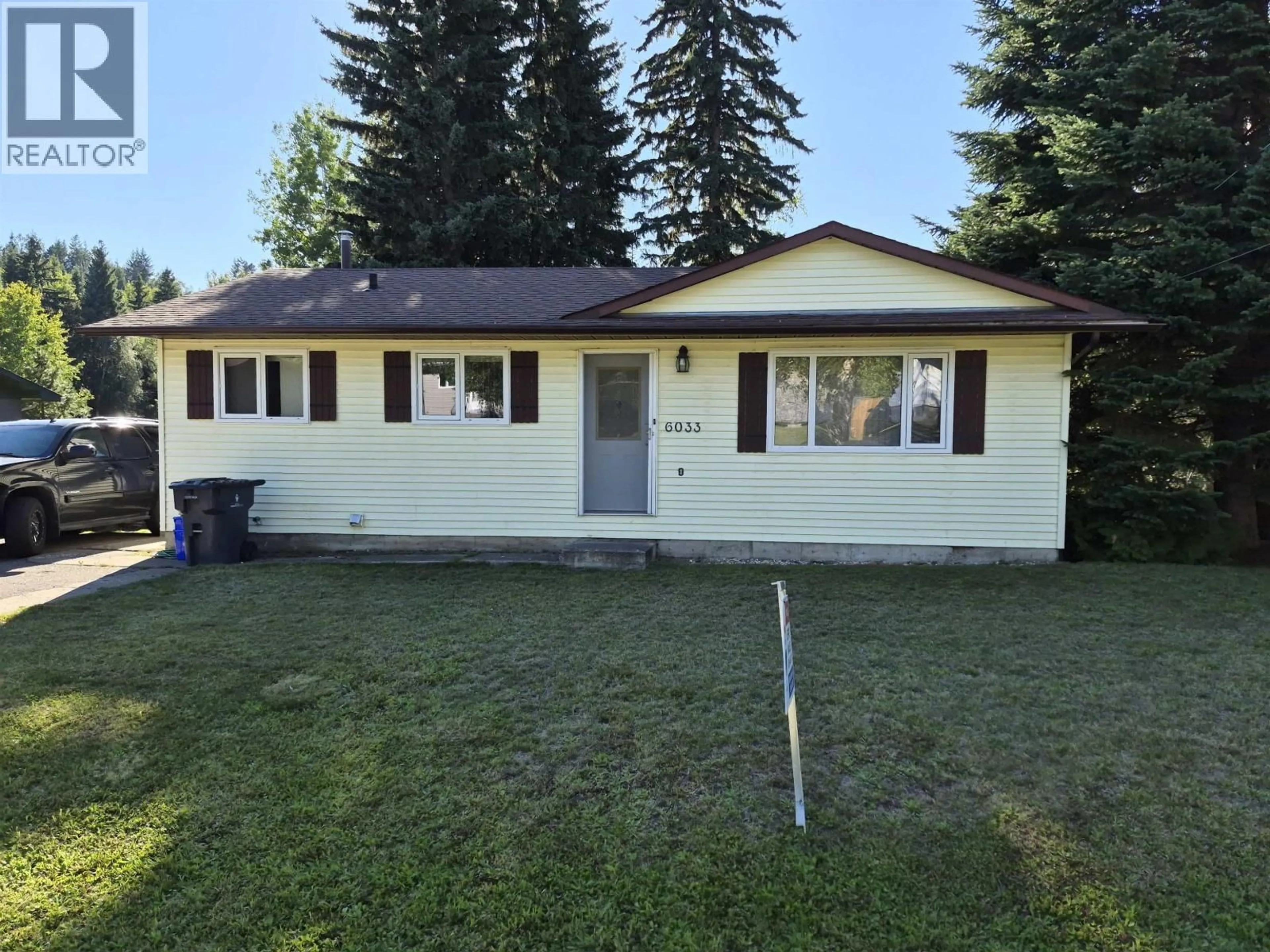 Home with vinyl exterior material, unknown for 6033 KIM PLACE, Prince George British Columbia V2K3L6