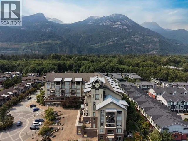 305 - 1211 VILLAGE GREEN WAY, Squamish 3