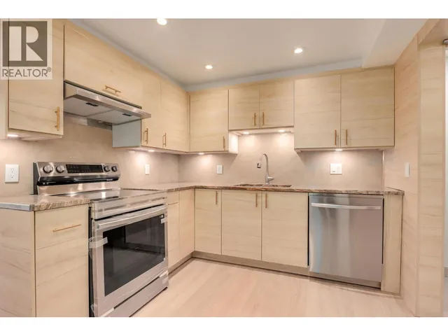 701 - 738 BROUGHTON STREET, Vancouver 4