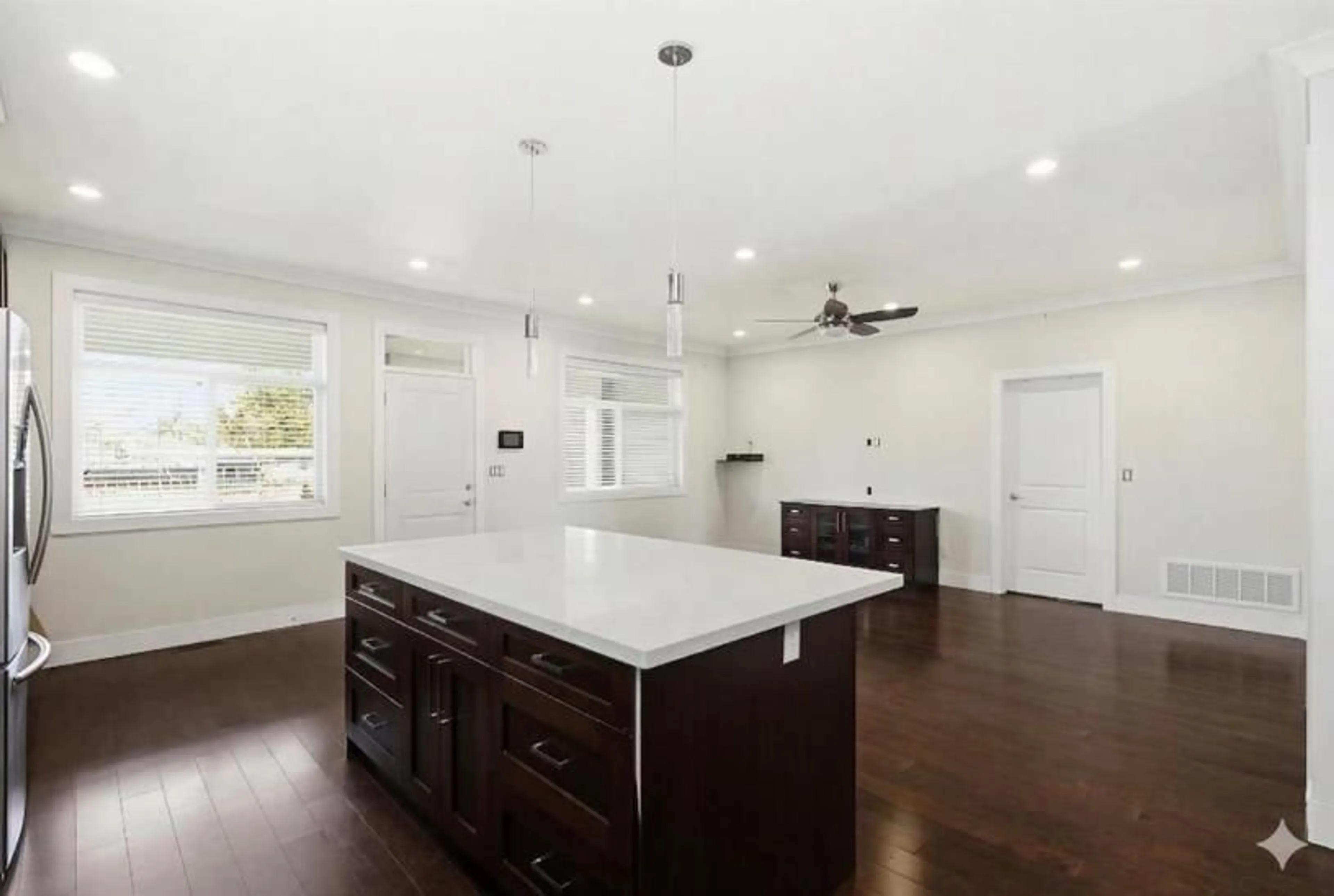 Open concept kitchen, unknown for 32141 HILLCREST AVENUE, Mission British Columbia V2V1L3
