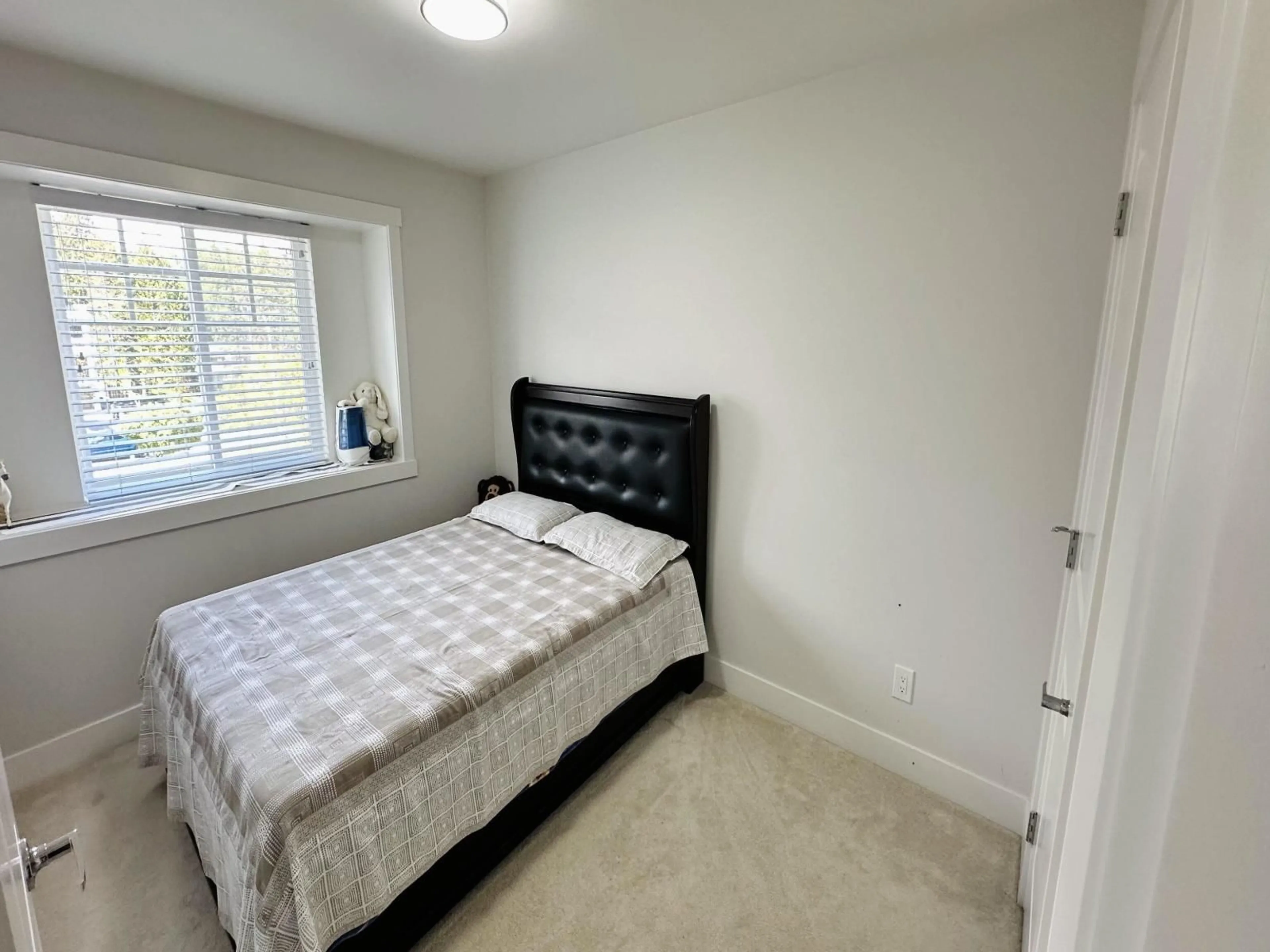 A pic of a room for 176 - 13898 64 AVENUE, Surrey British Columbia V3W1L6