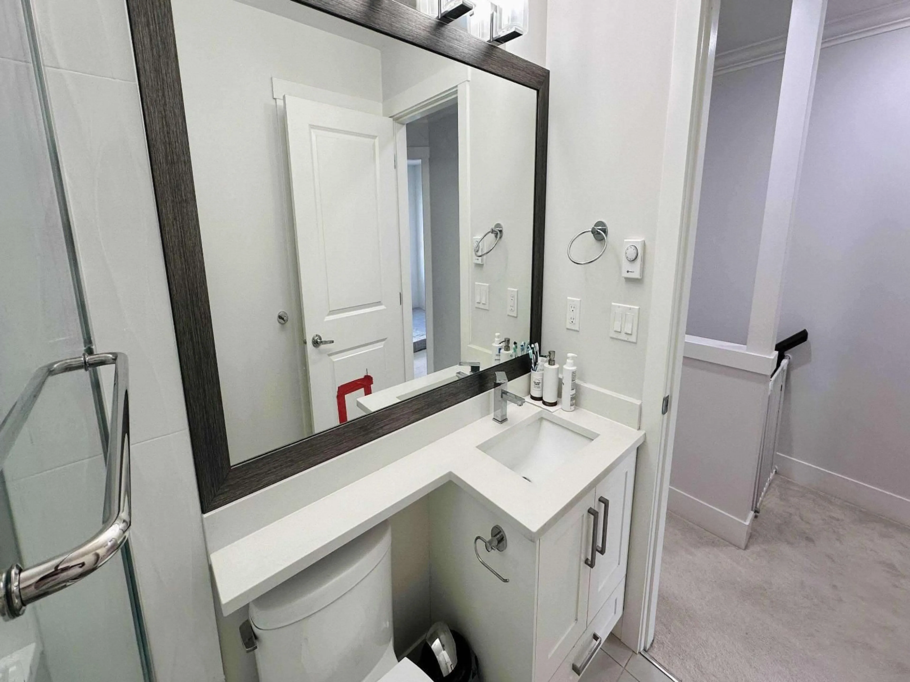 Standard bathroom, ceramic/tile floor for 176 - 13898 64 AVENUE, Surrey British Columbia V3W1L6