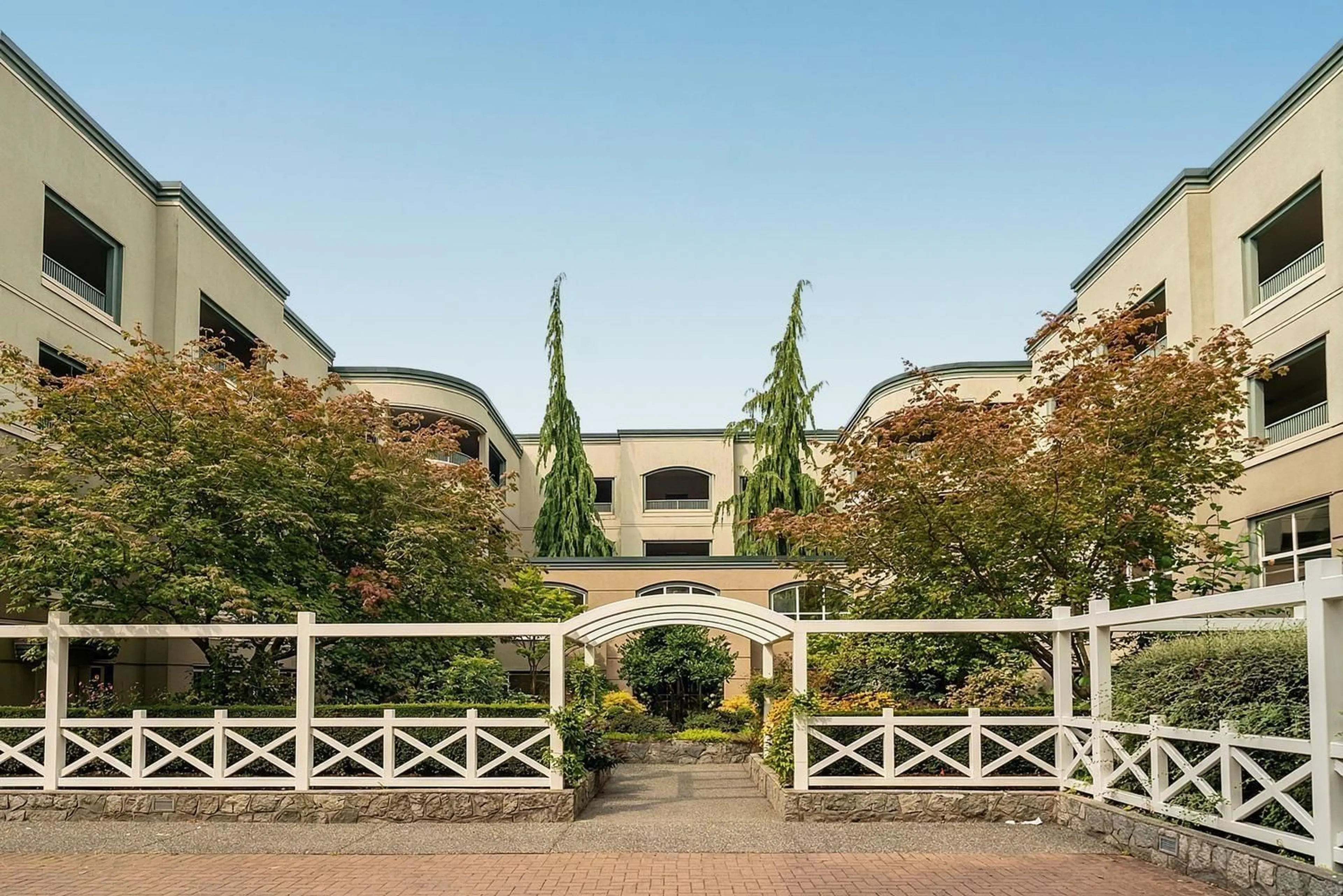 Patio, unknown for 203 - 1725 128 STREET, Surrey British Columbia V4A3V2