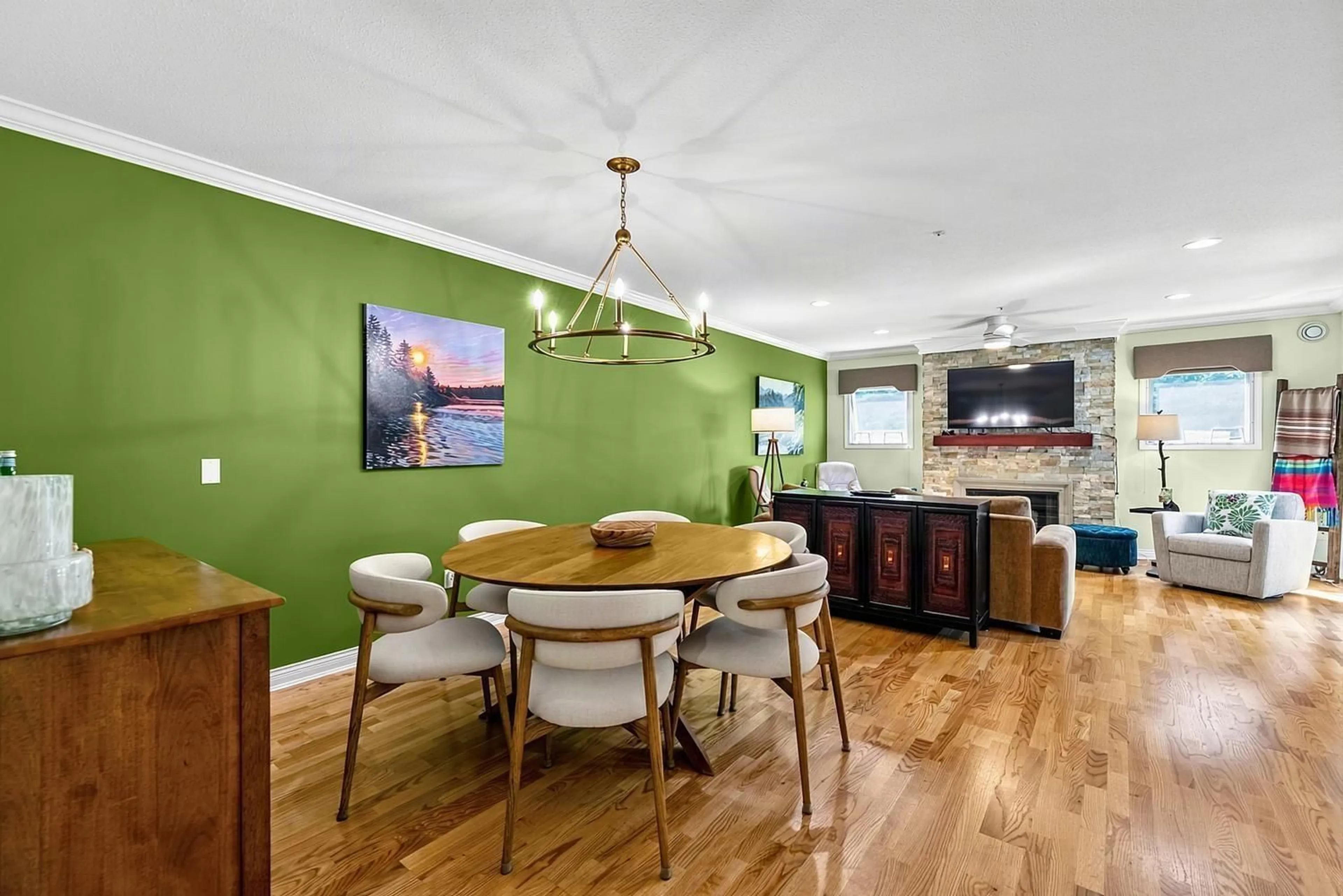 Dining room, wood/laminate floor for 203 - 1725 128 STREET, Surrey British Columbia V4A3V2