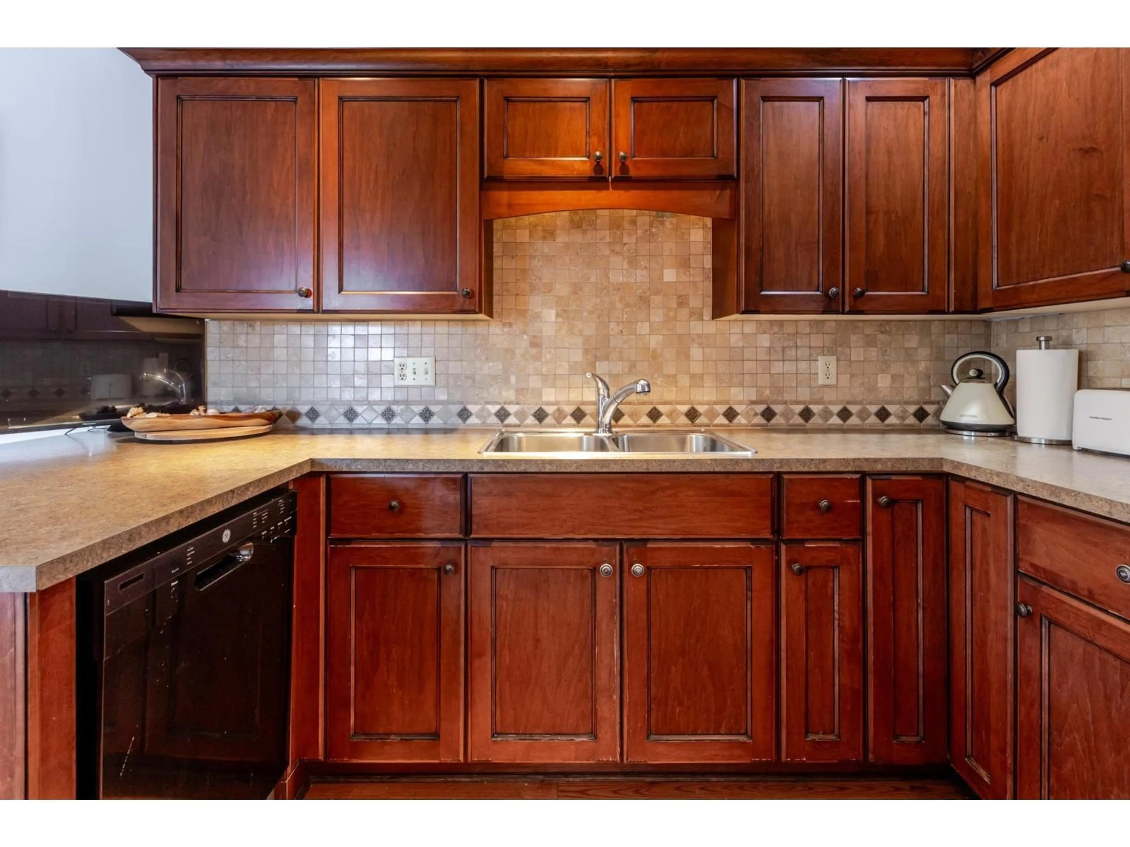 Standard kitchen, ceramic/tile floor for 205 - 5363 206 STREET, Langley British Columbia V3A2C5