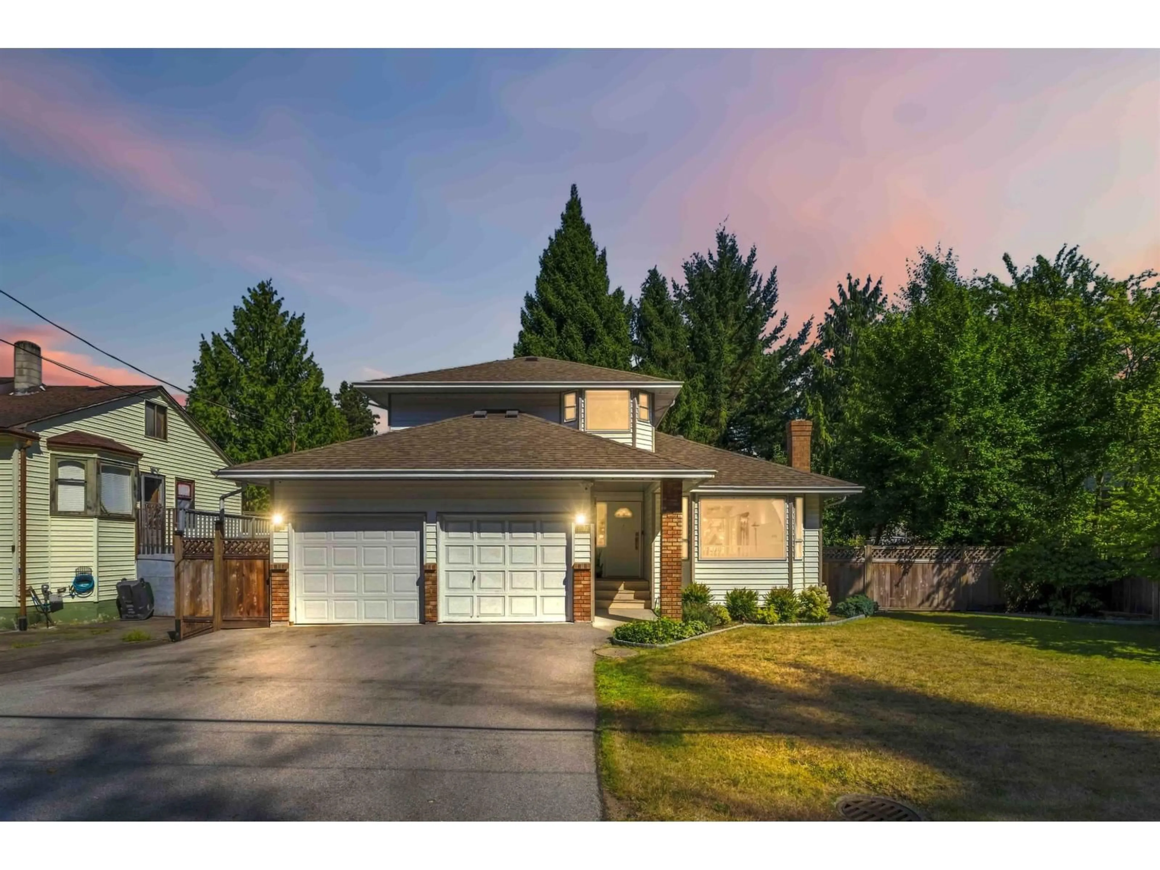 Home with vinyl exterior material, street for 10220 146 STREET, Surrey British Columbia V3R3S9