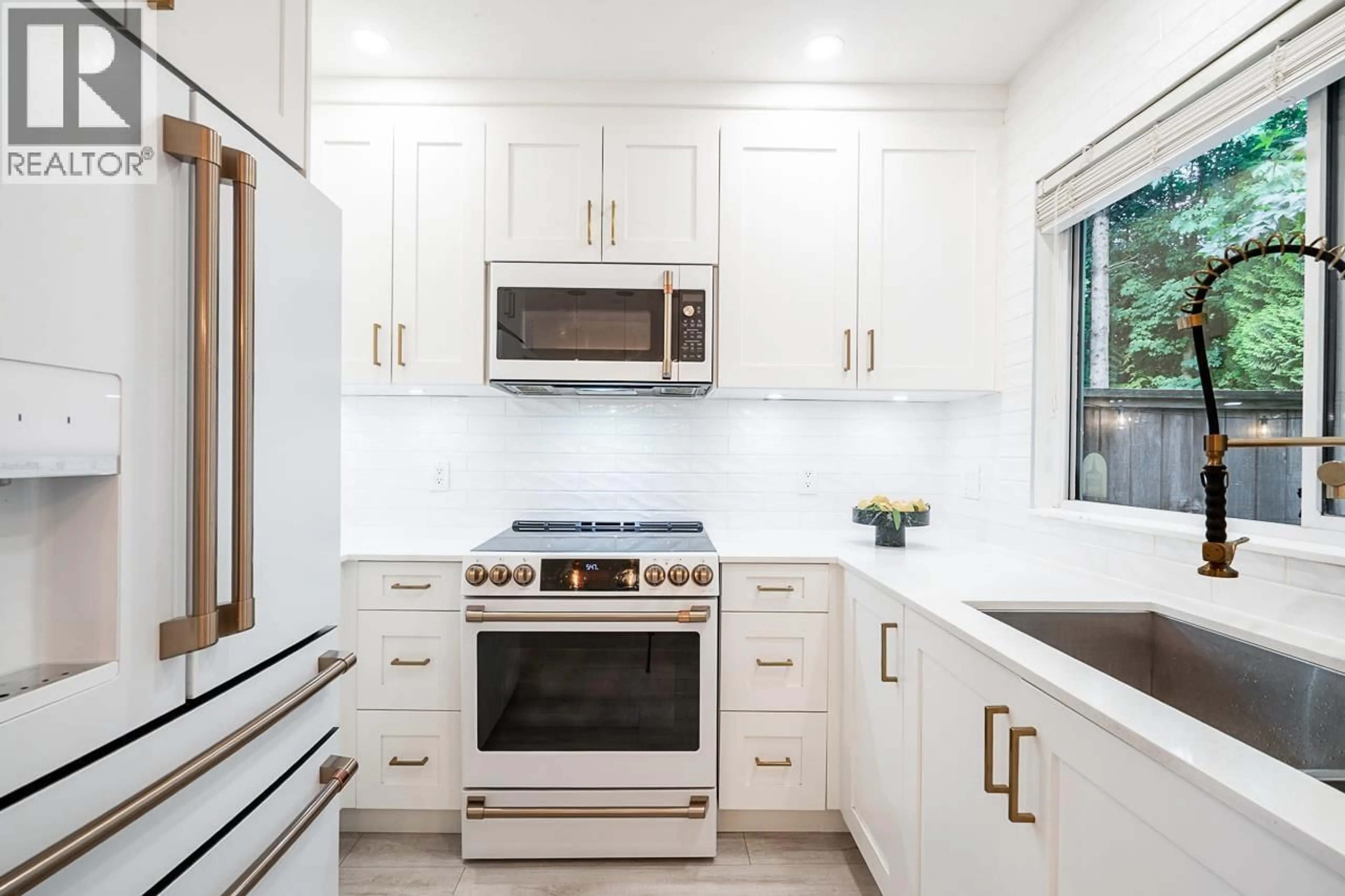 Contemporary kitchen, ceramic/tile floor for 35 - 7465 MULBERRY PLACE, Burnaby British Columbia V3N5A1